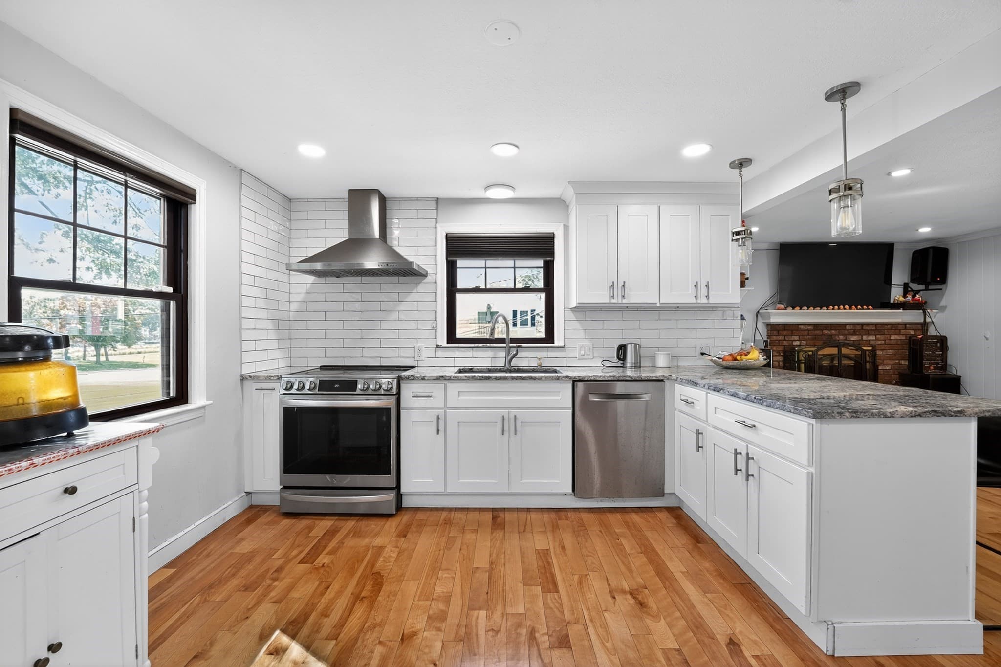 Single Family Residence at 116 Gordon Rd, Braintree MA 02184, Braintree, photo 13 of 27