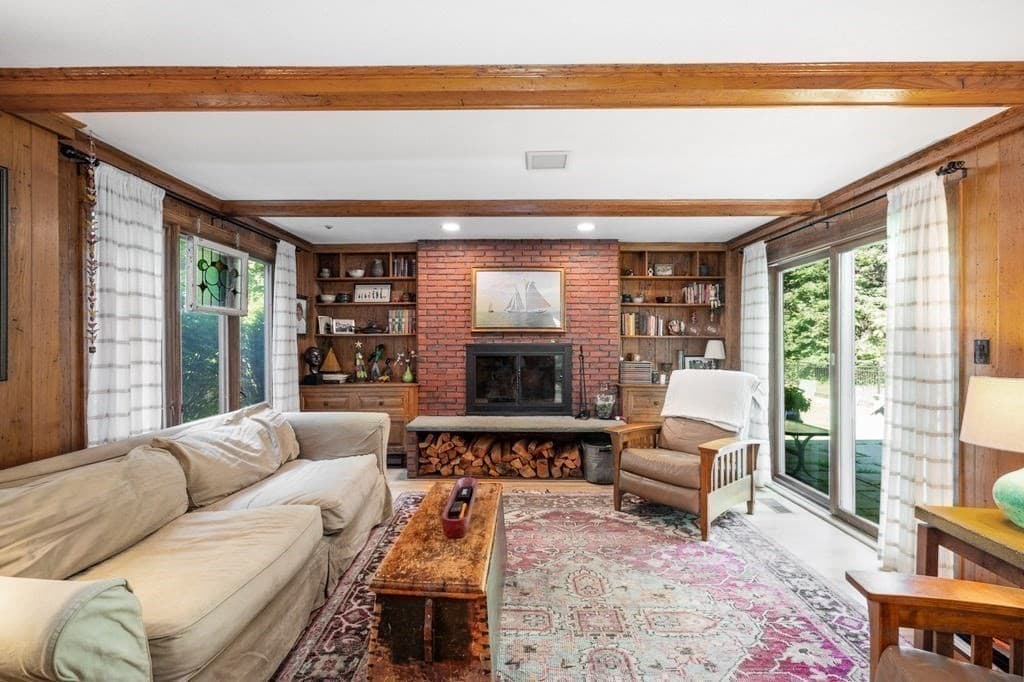 Single Family Residence at 1 Elm Top Lane, Beverly MA 01915, Beverly, photo 9 of 36
