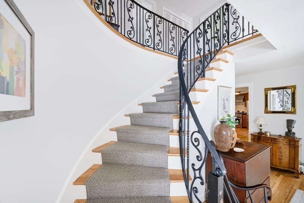 Single Family Residence at 1 Elm Top Lane, Beverly MA 01915, Beverly, photo 18 of 36