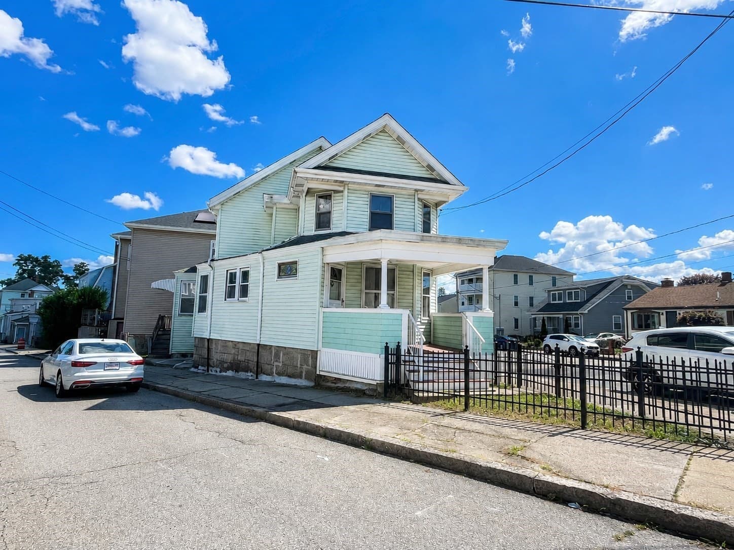 2018 Pleasant St, Fall River MA 02723