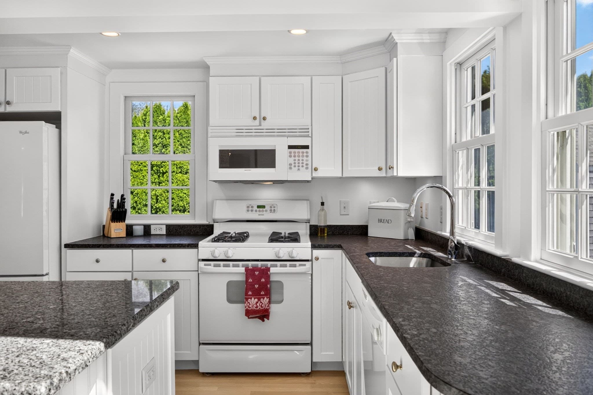 Single Family Residence at 10 Mill Hill Lane, Chatham MA 02633, Chatham, photo 17 of 42