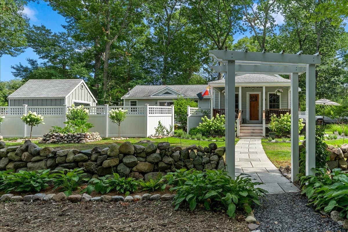 Single Family Residence at 51 Edgar Rd, Scituate MA 02066, Scituate, photo 3 of 25