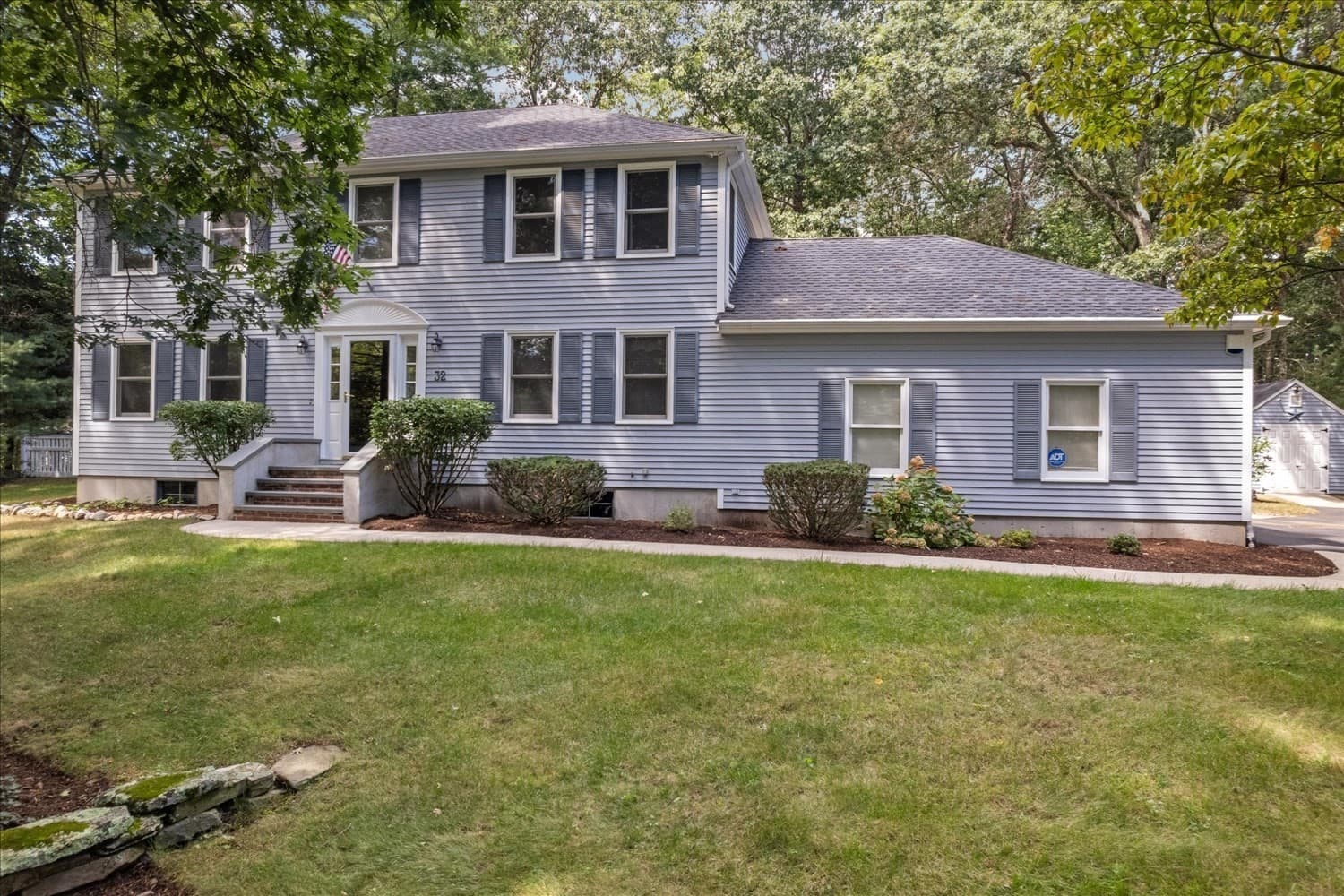 32 Maple St, Norfolk MA 02056
