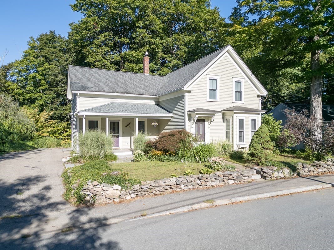 25 Prospect St, Pepperell MA 01463