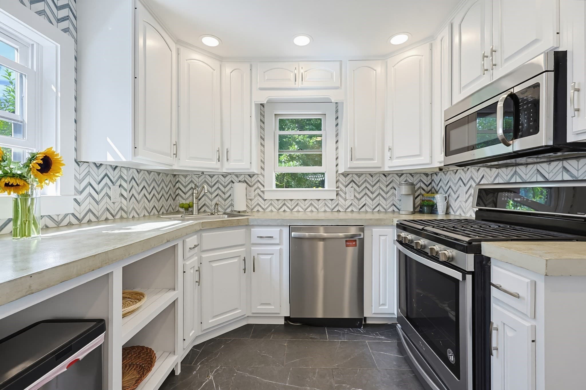 Single Family Residence at 24 Talbot Ter, Uxbridge MA 01569, Uxbridge, photo 11 of 28