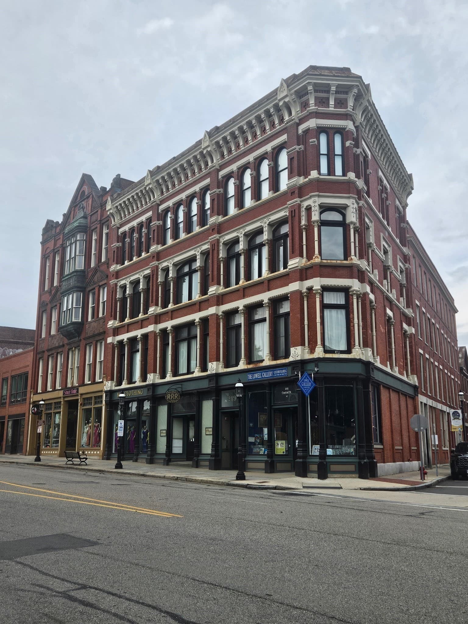 Condominium at 219 Central Street # 3E, Lowell MA 01852, Lowell, photo 2 of 35