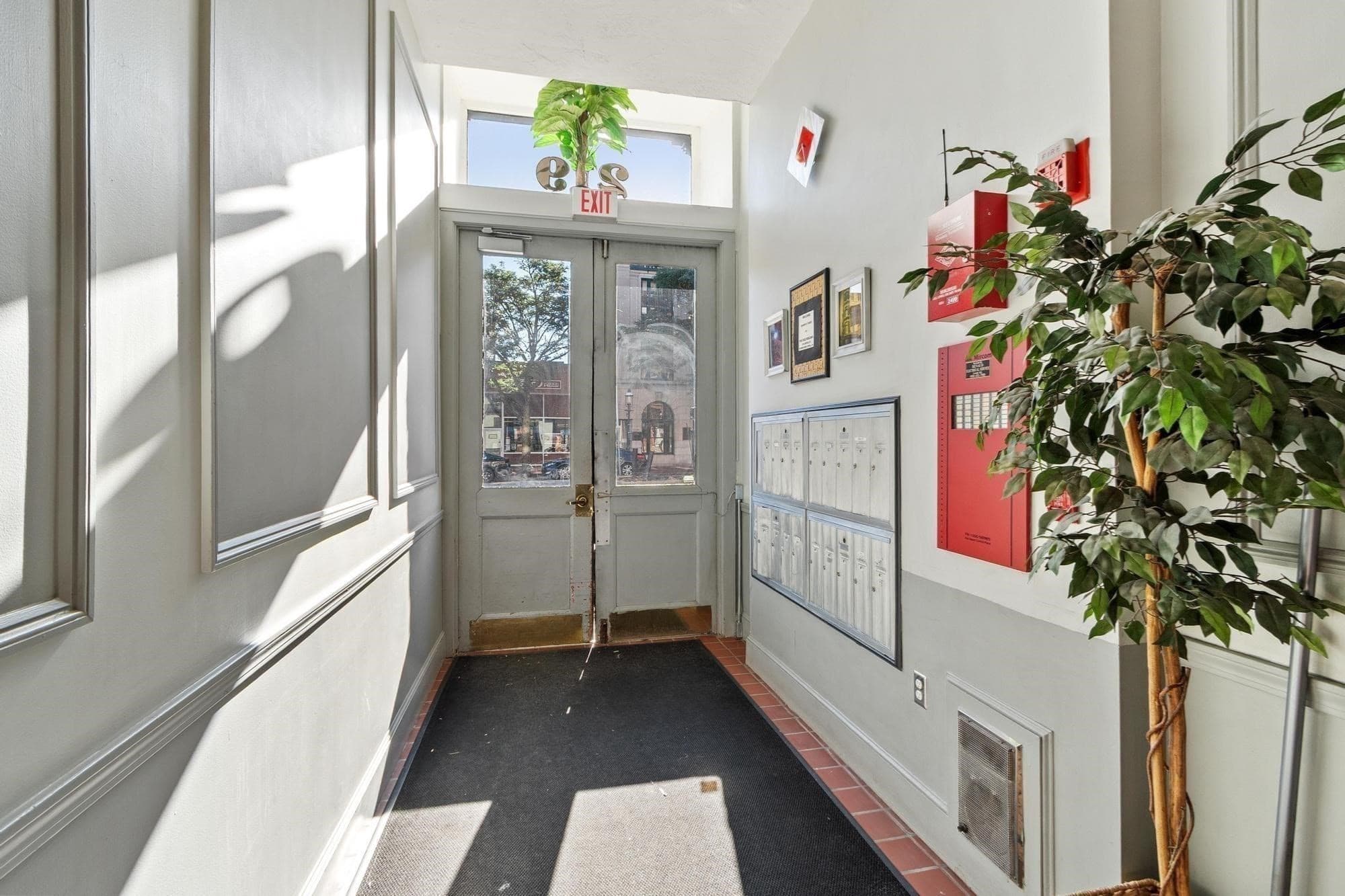 Condominium at 219 Central Street # 3E, Lowell MA 01852, Lowell, photo 10 of 35