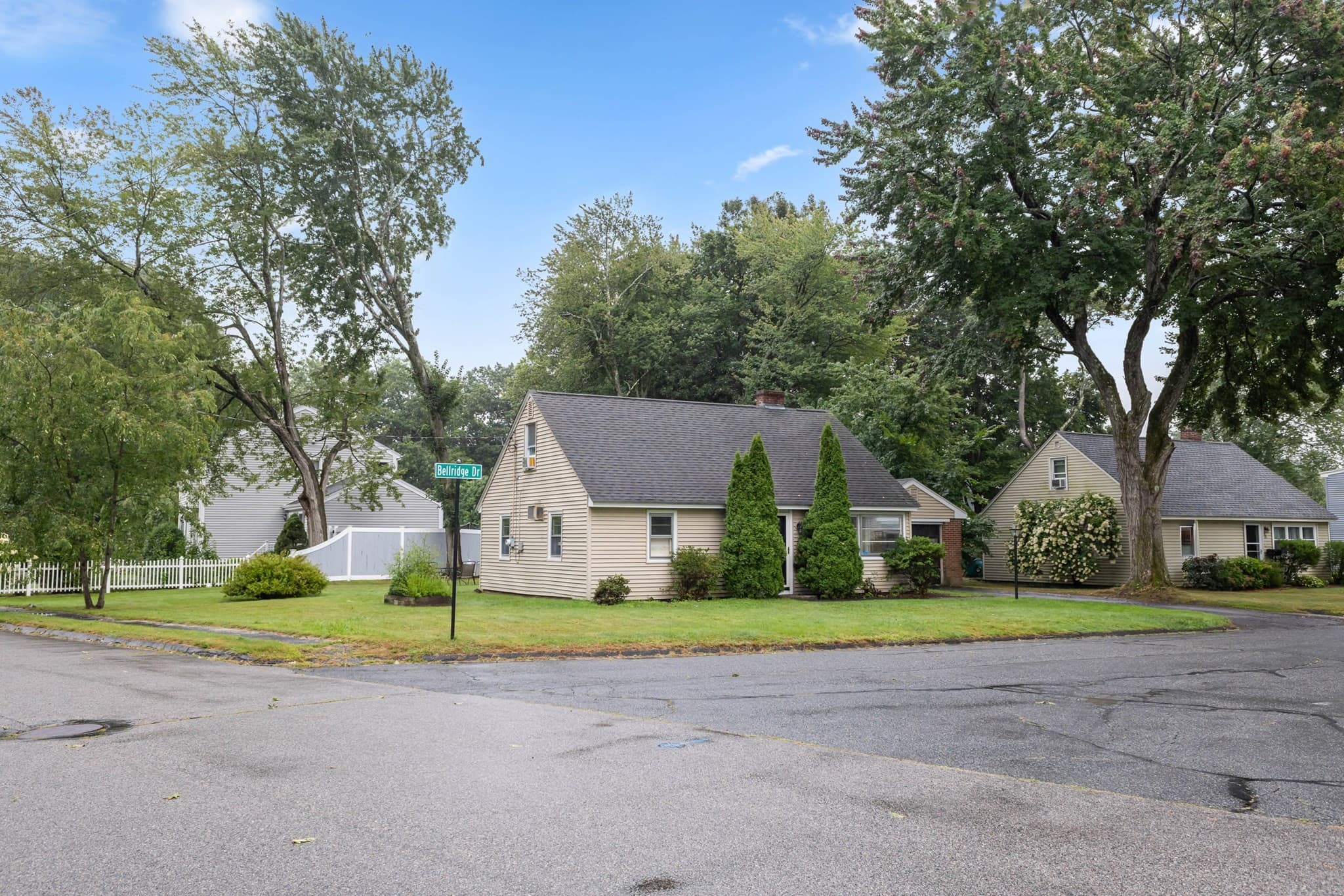 Single Family Residence at 30 Bellridge Dr, Shrewsbury MA 01545, Shrewsbury, photo 6 of 35
