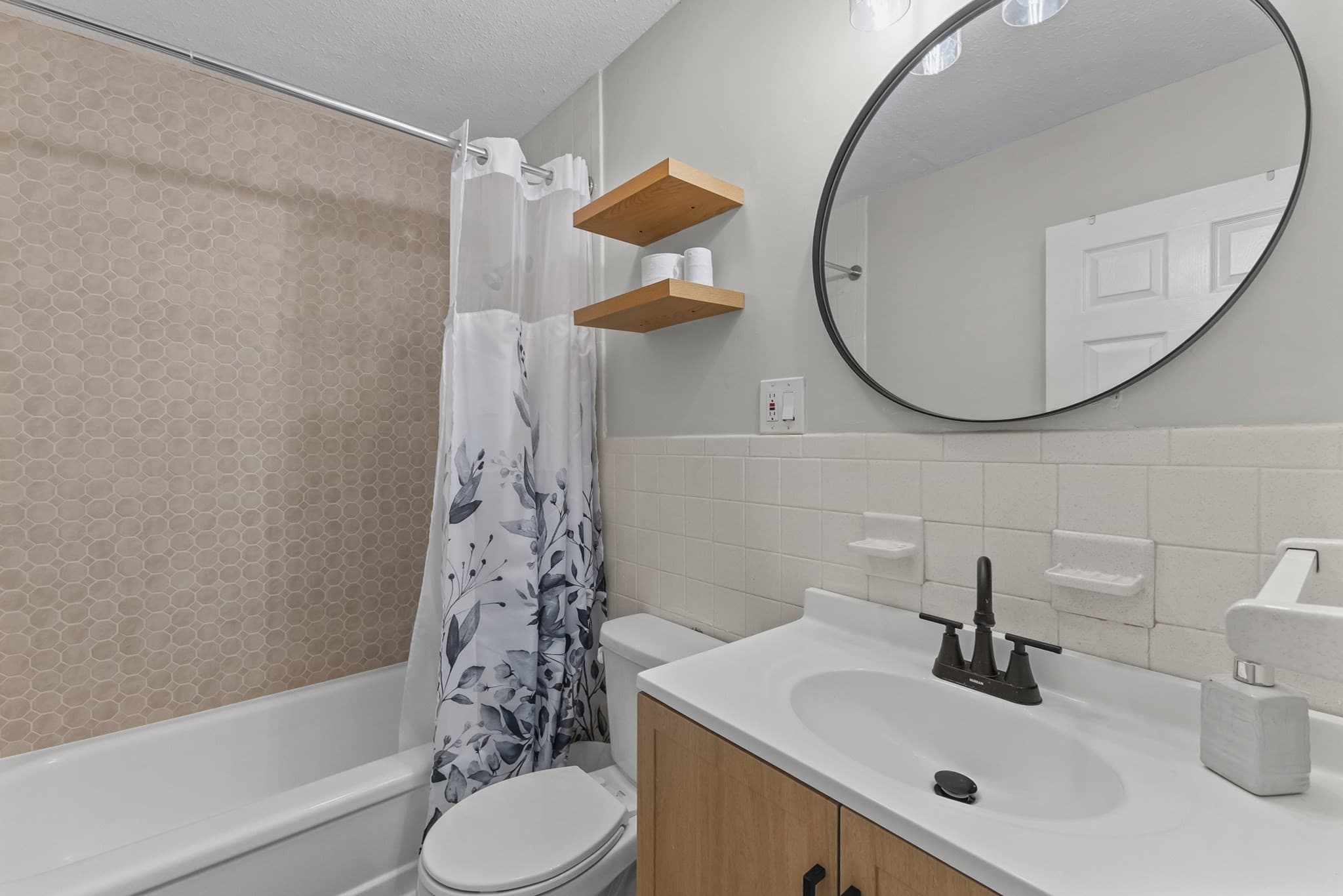 Single Family Residence at 30 Bellridge Dr, Shrewsbury MA 01545, Shrewsbury, photo 16 of 35