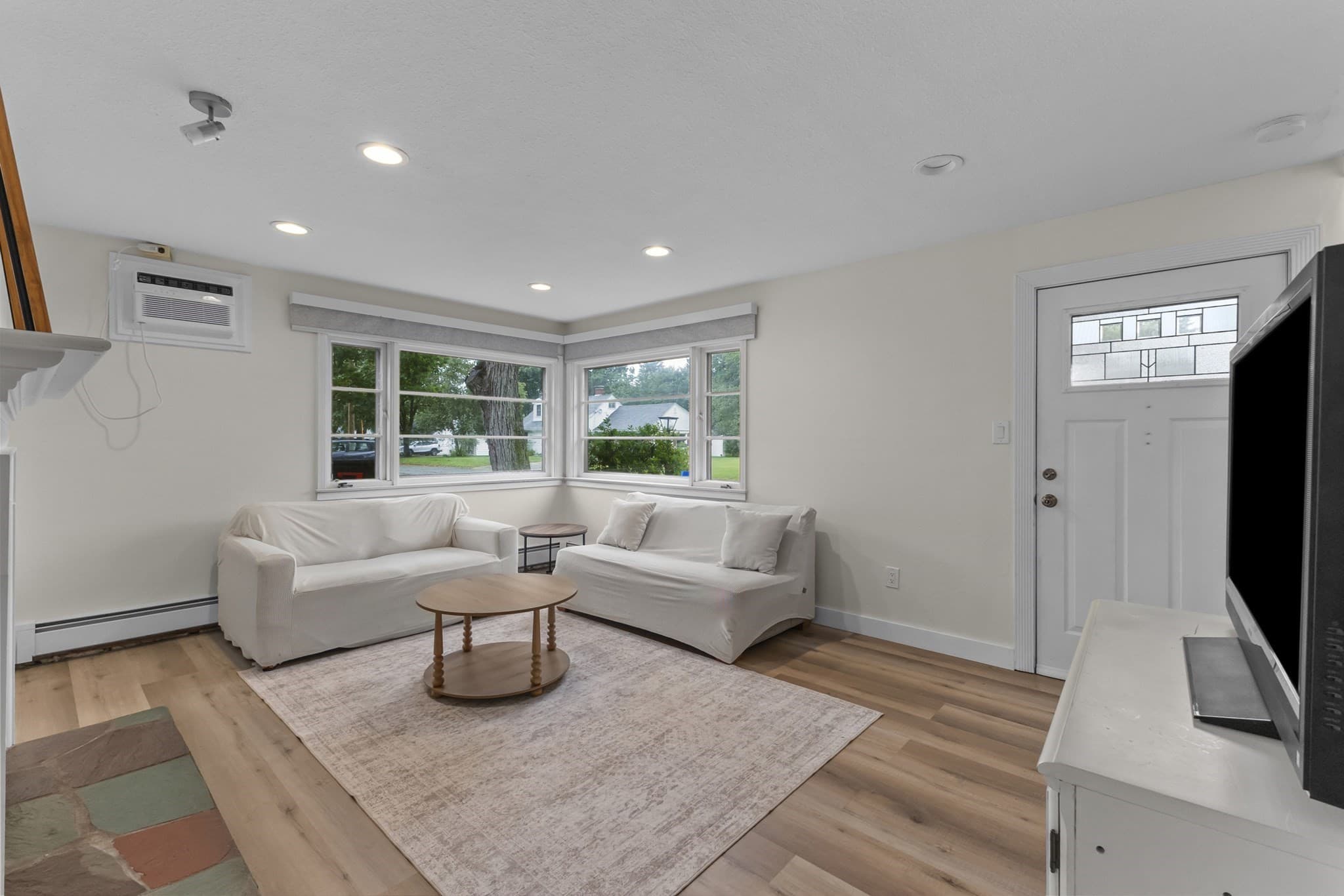 Single Family Residence at 30 Bellridge Dr, Shrewsbury MA 01545, Shrewsbury, photo 7 of 35
