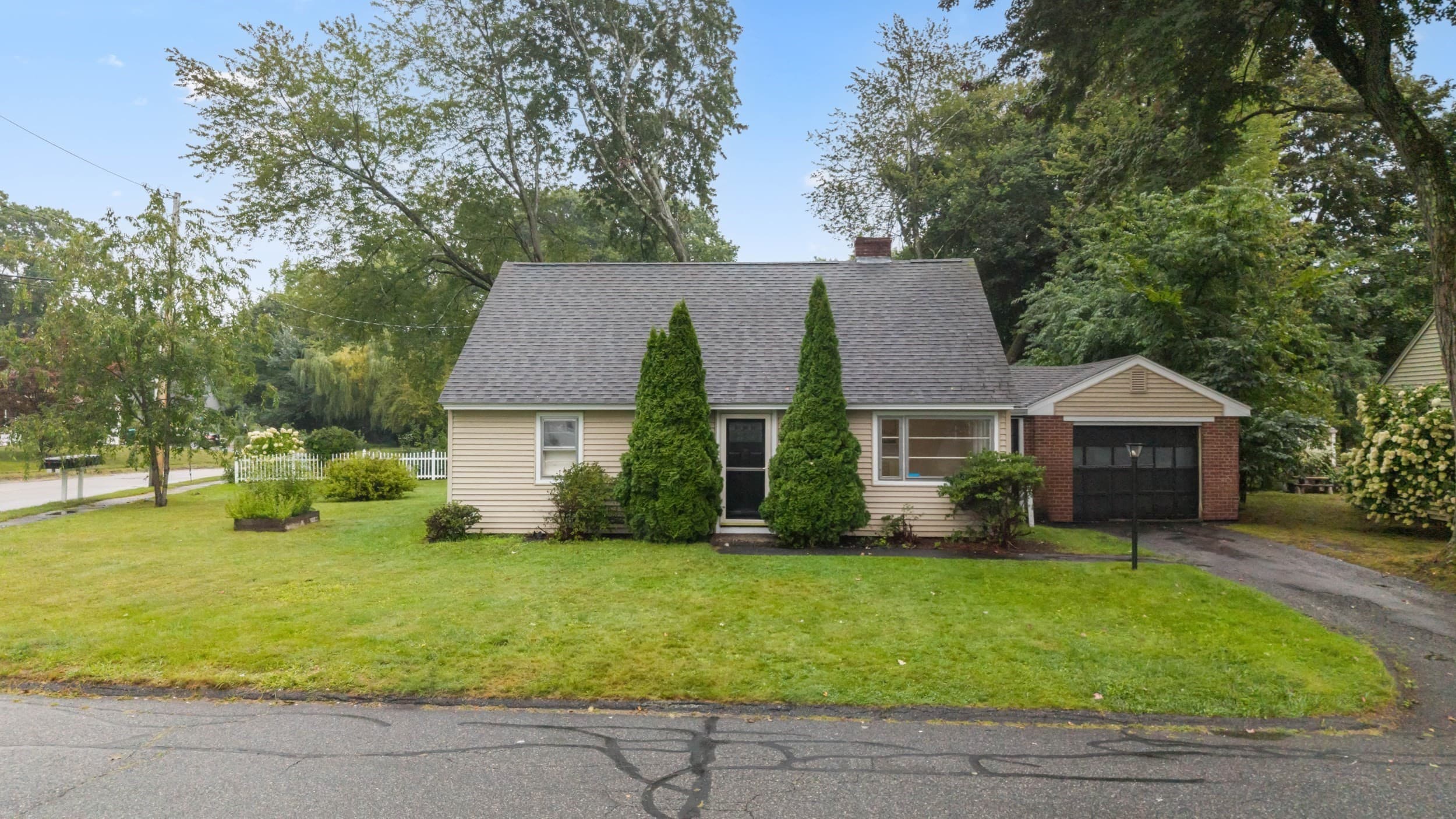 Single Family Residence at 30 Bellridge Dr, Shrewsbury MA 01545, Shrewsbury, photo 4 of 35