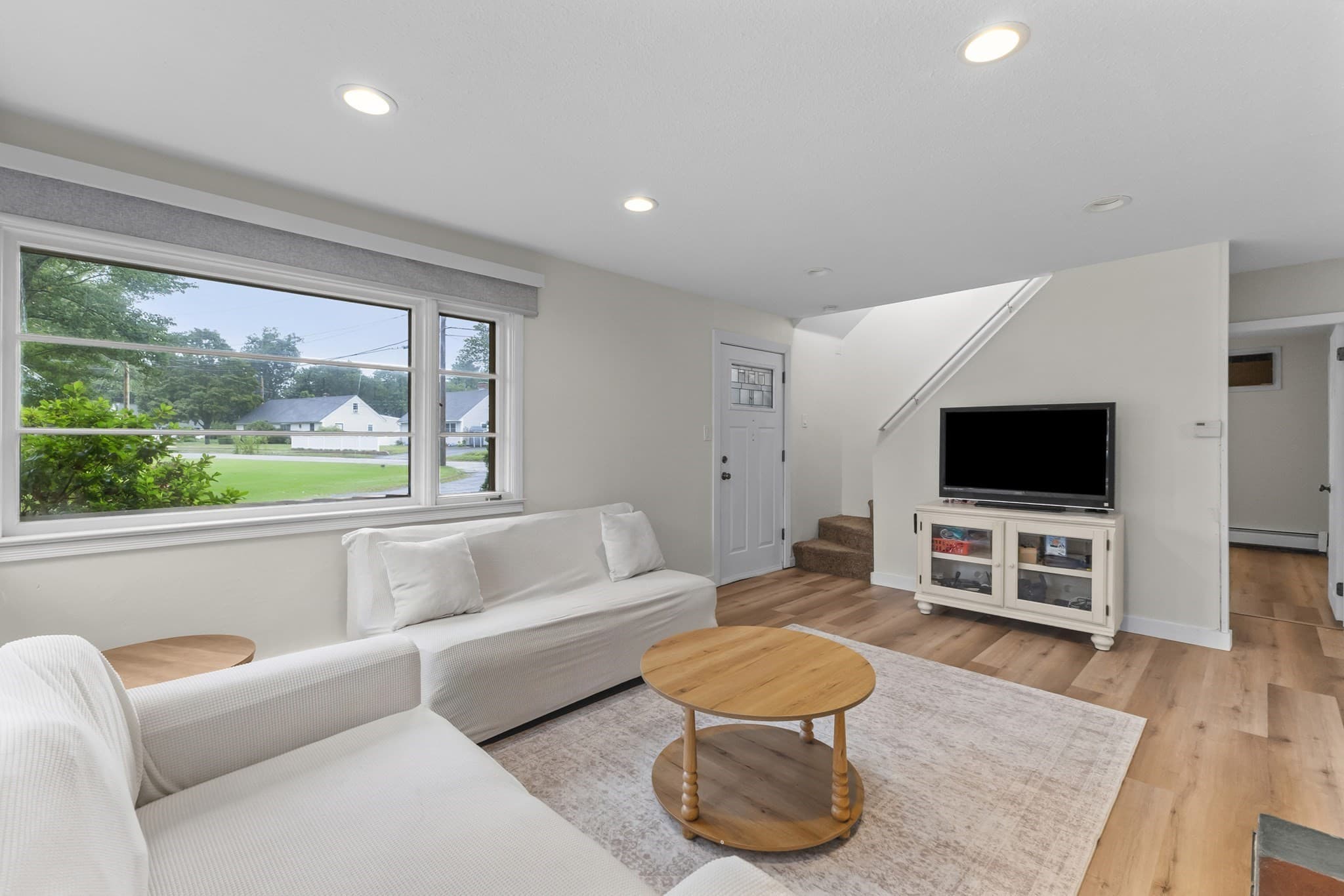 Single Family Residence at 30 Bellridge Dr, Shrewsbury MA 01545, Shrewsbury, photo 8 of 35