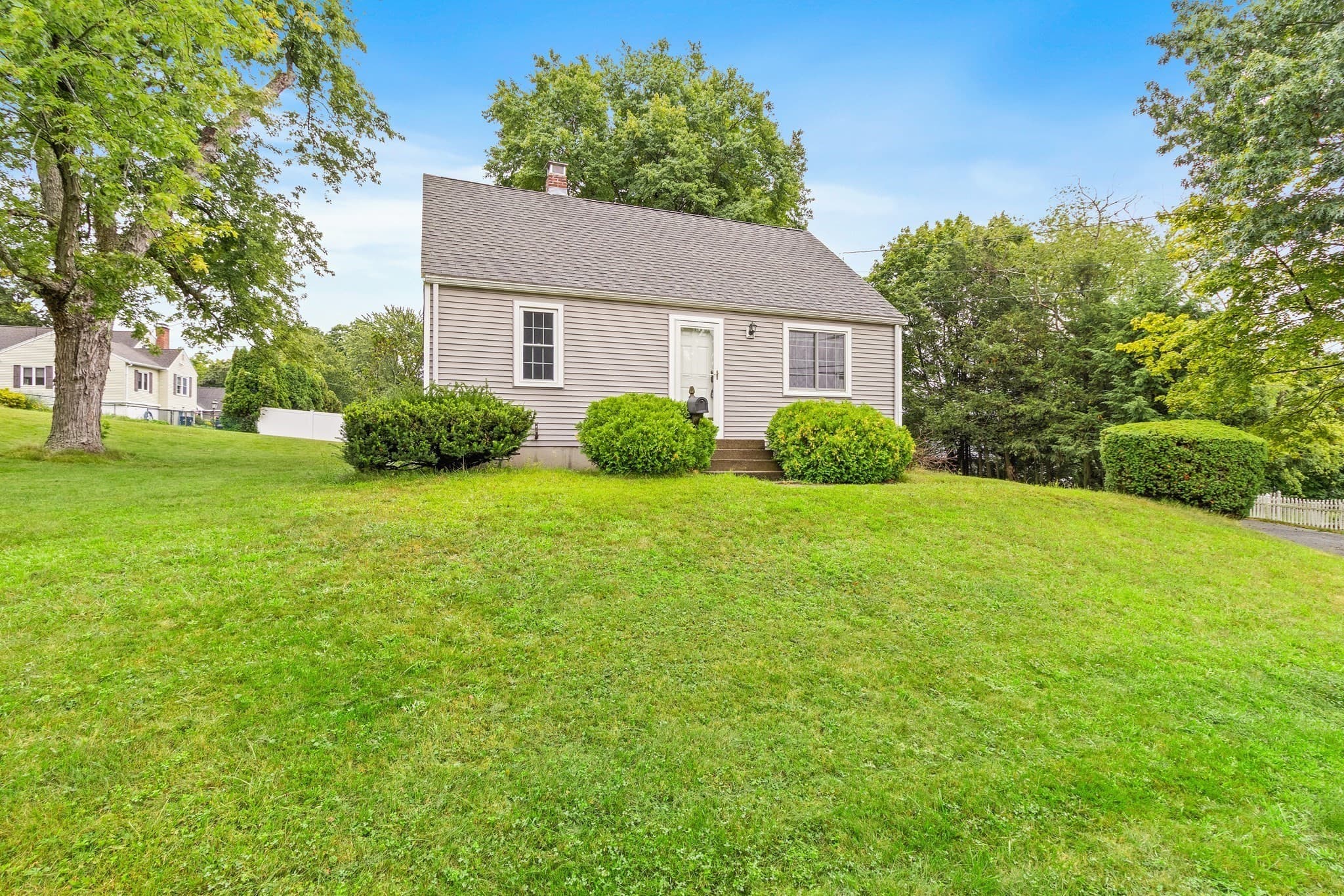 51 Ridge Rd, Marlborough MA 01752