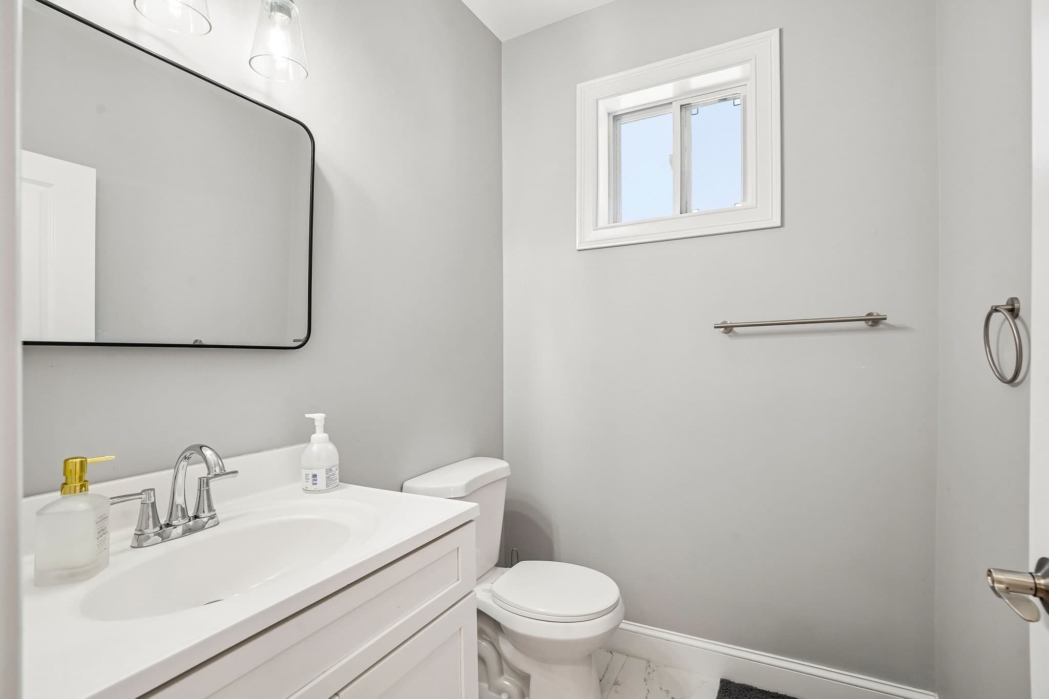 Condominium at 41 Union St # B, Weymouth MA 02190, photo 7 of 28