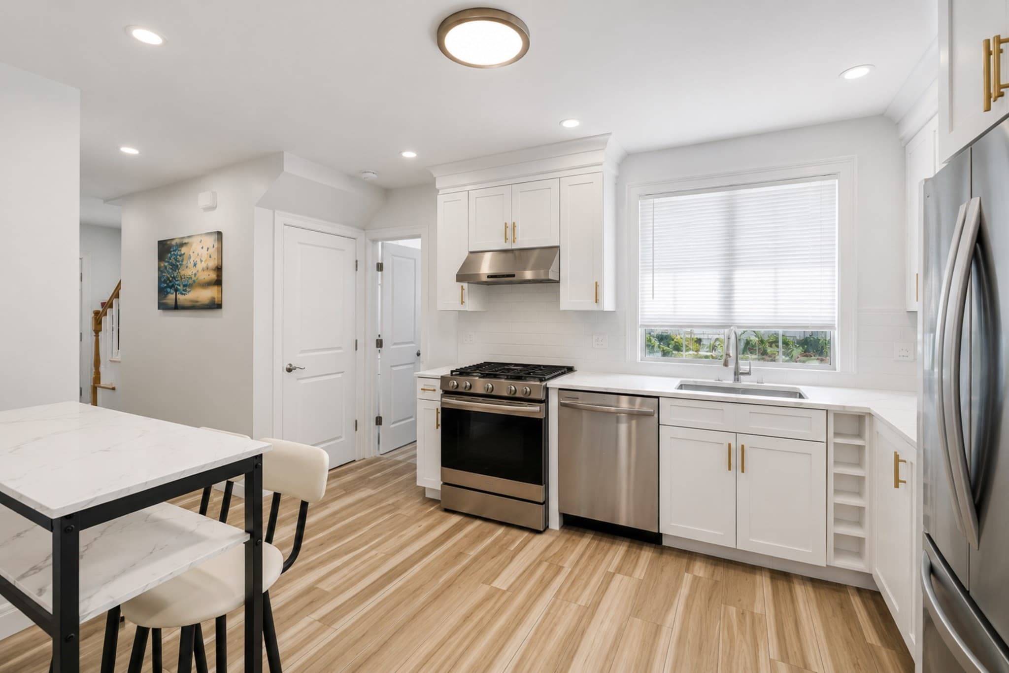 Condominium at 41 Union St # A, Weymouth MA 02190, photo 2 of 27