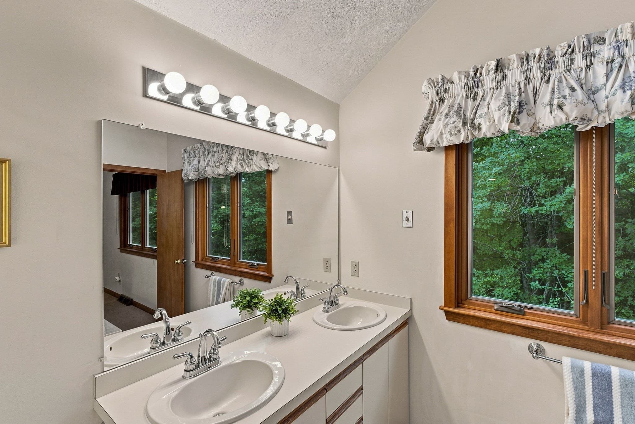Single Family Residence at 1 Utica Dr, Hudson MA 01749, Hudson, photo 28 of 36