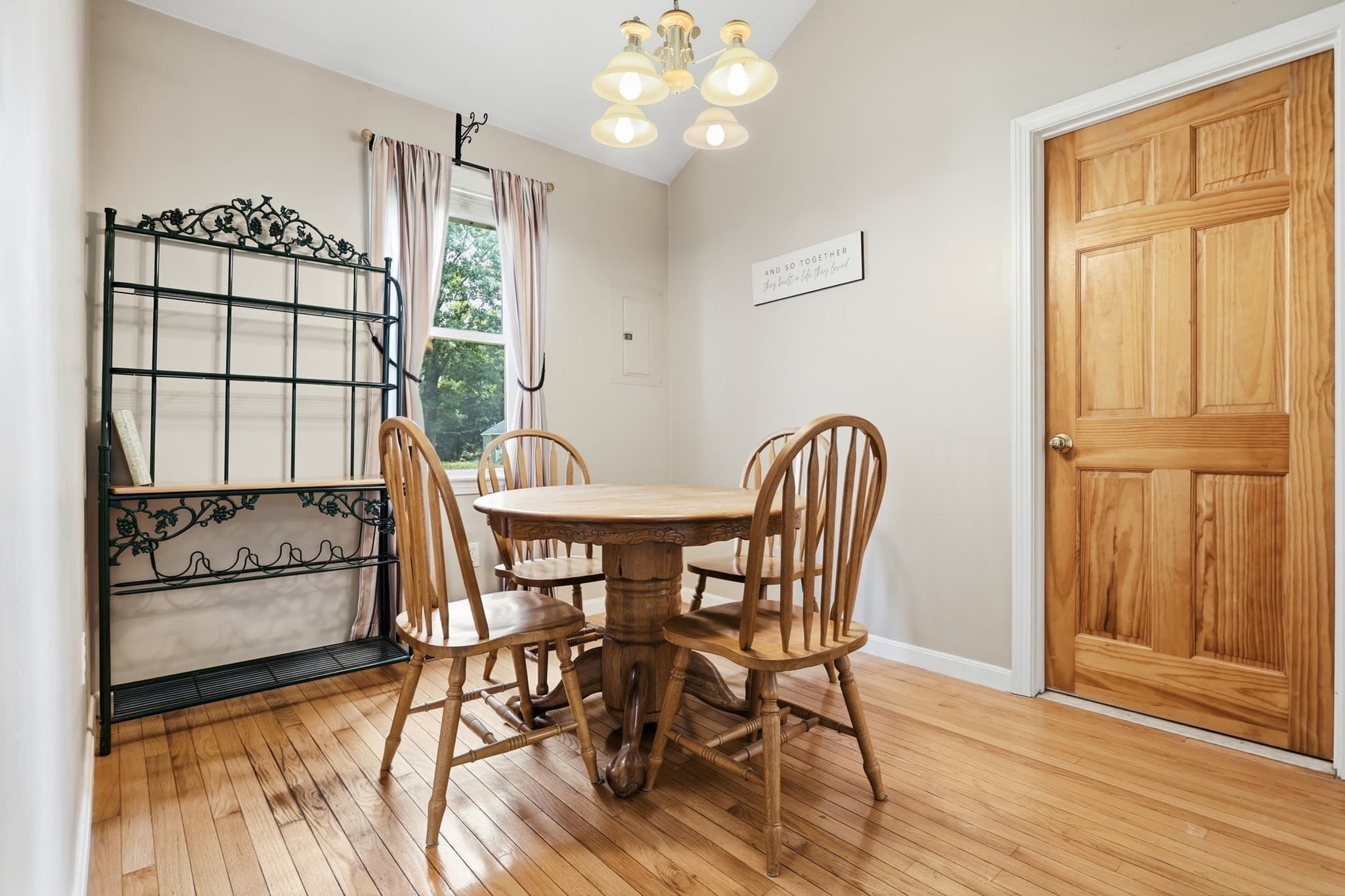 Single Family Residence at 6 Oak Road, Littleton MA 01460, Littleton, photo 12 of 29