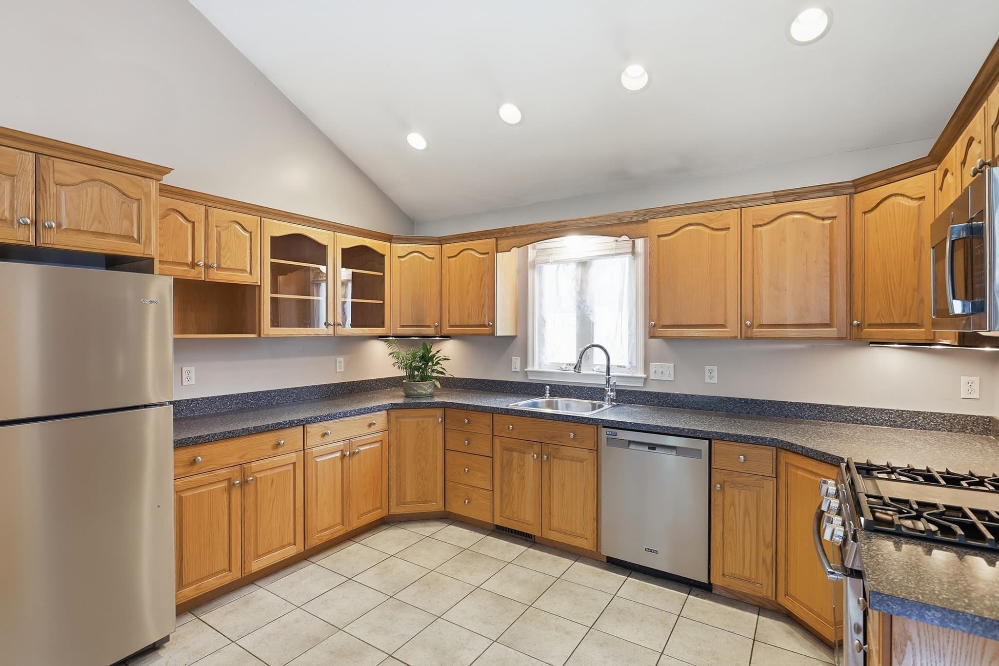 Single Family Residence at 6 Oak Road, Littleton MA 01460, Littleton, photo 3 of 29