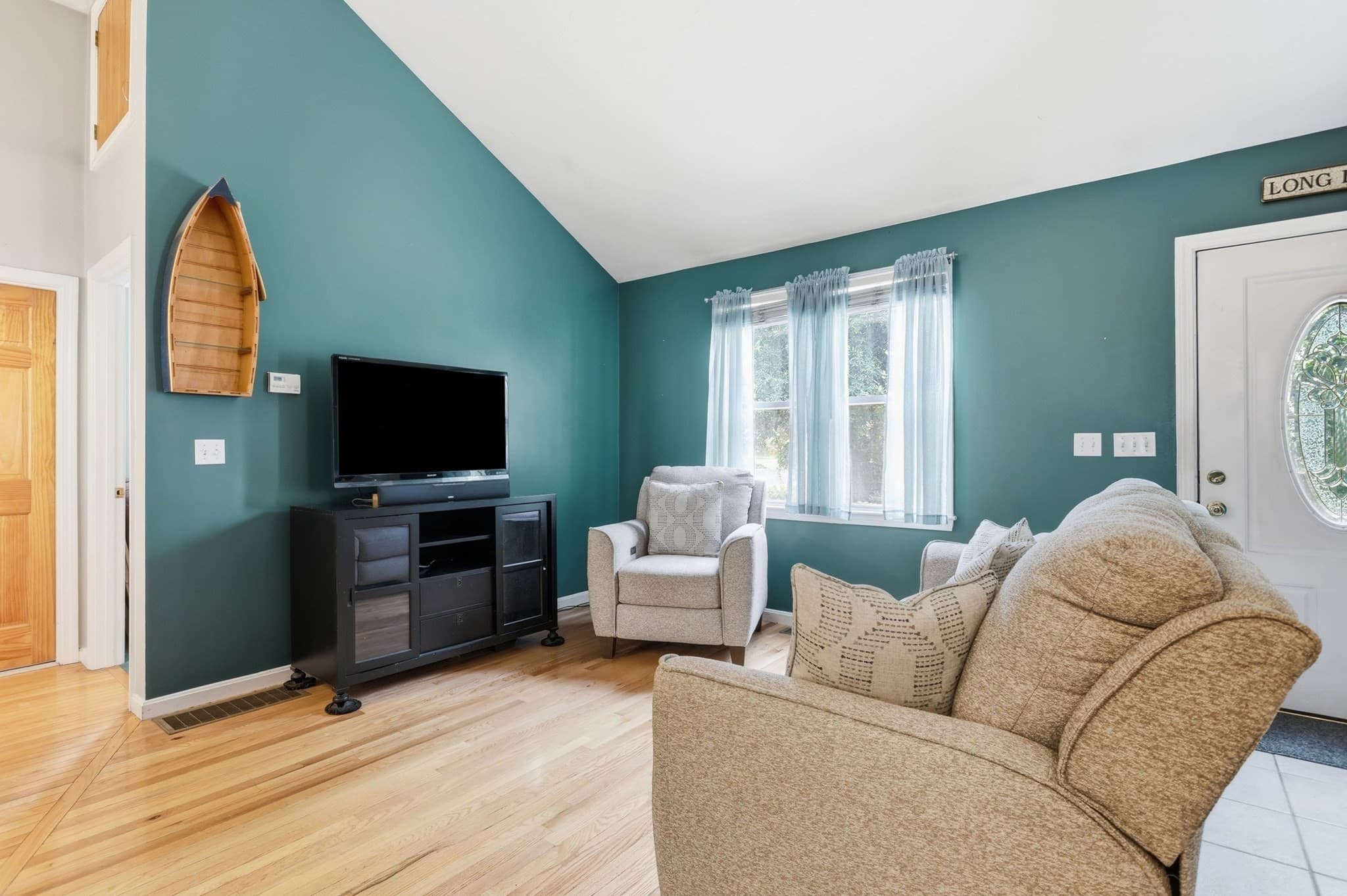 Single Family Residence at 6 Oak Road, Littleton MA 01460, Littleton, photo 8 of 29