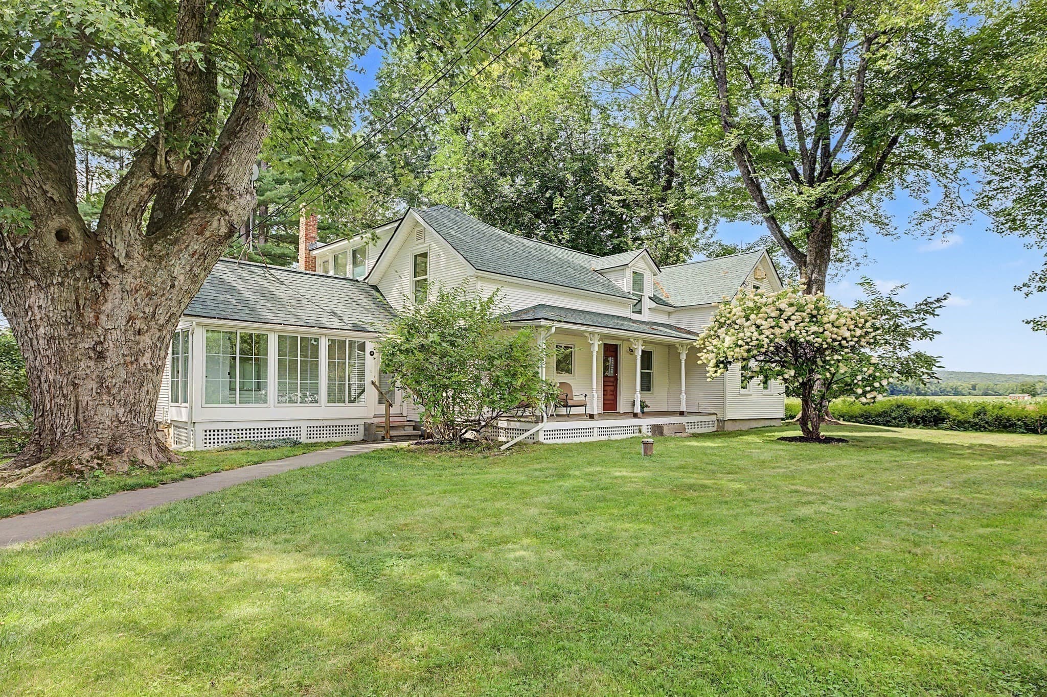 293 Meadow Rd, Montague MA 01351