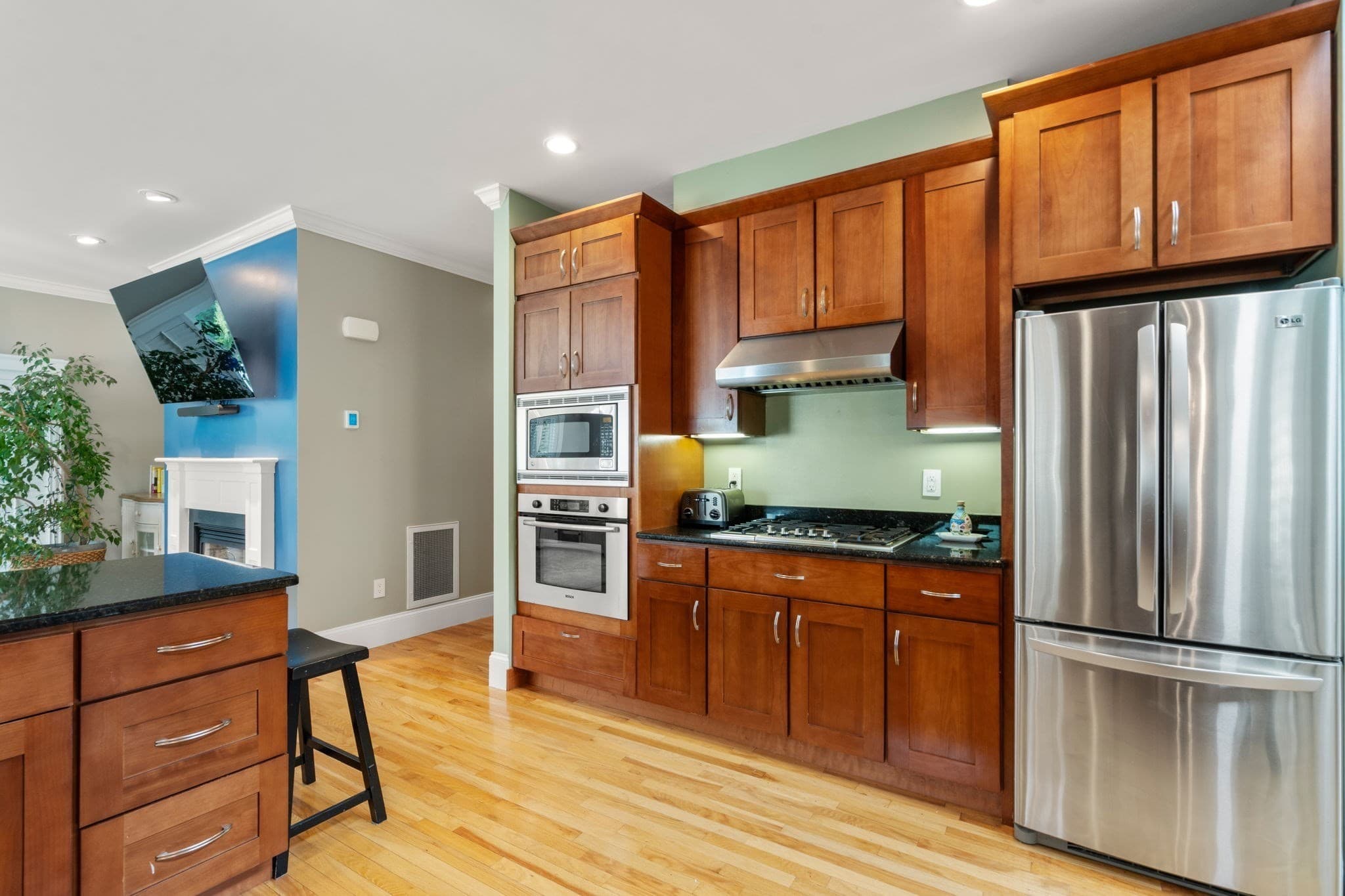 Condominium at 31 Hathaway Pond Cir # 31, Rochester MA 02770, Rochester, photo 7 of 42