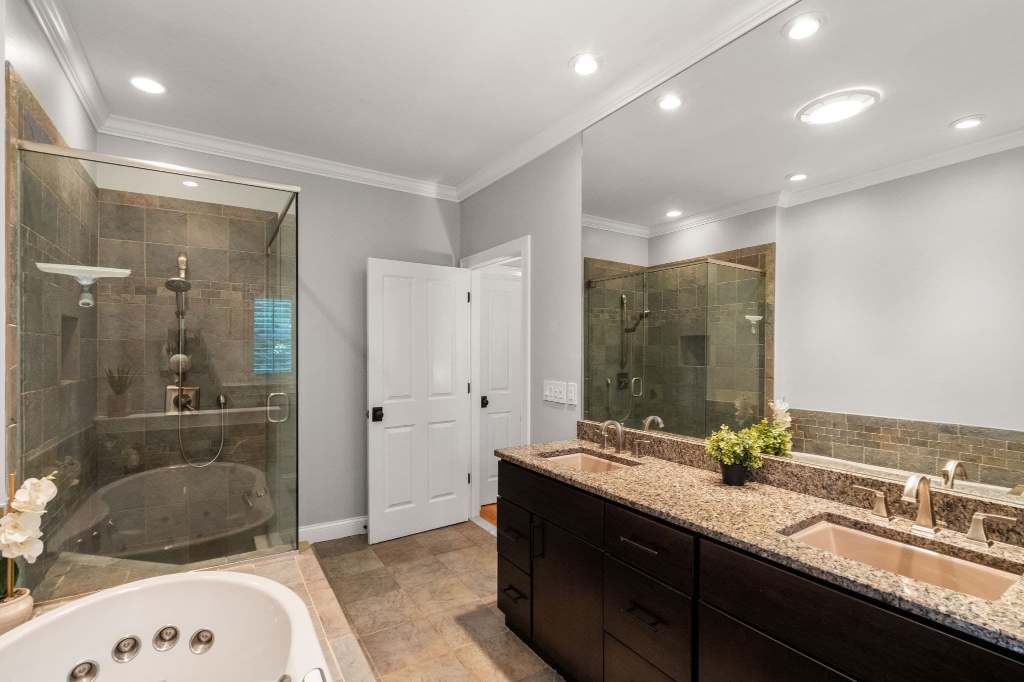 Condominium at 31 Hathaway Pond Cir # 31, Rochester MA 02770, Rochester, photo 18 of 42