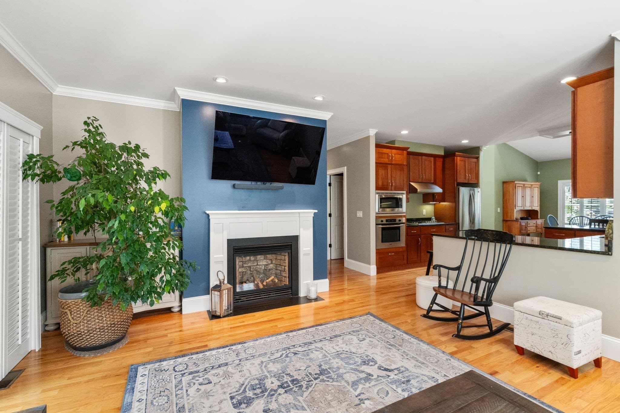 Condominium at 31 Hathaway Pond Cir # 31, Rochester MA 02770, Rochester, photo 11 of 42