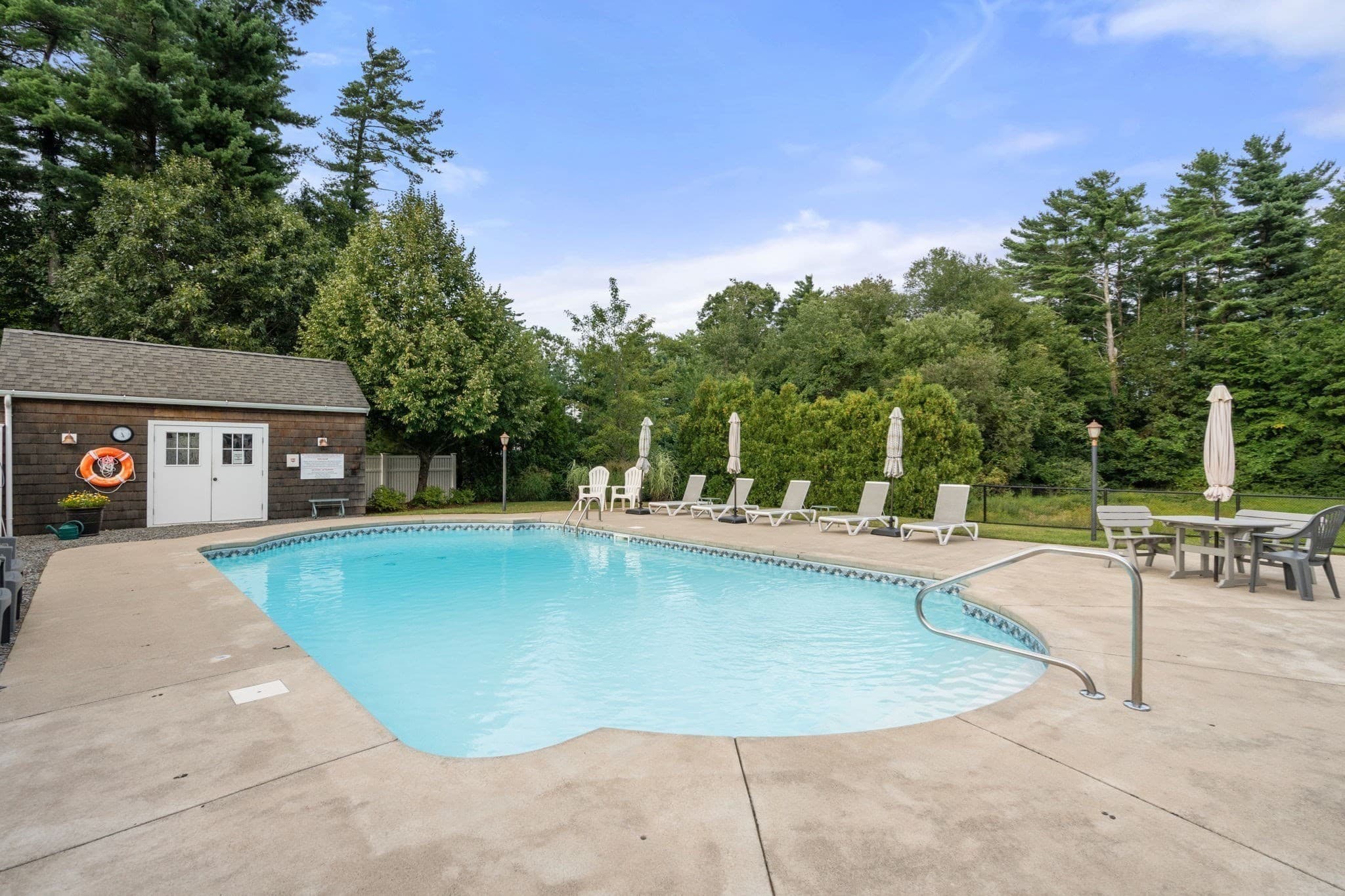 Condominium at 31 Hathaway Pond Cir # 31, Rochester MA 02770, Rochester, photo 31 of 42