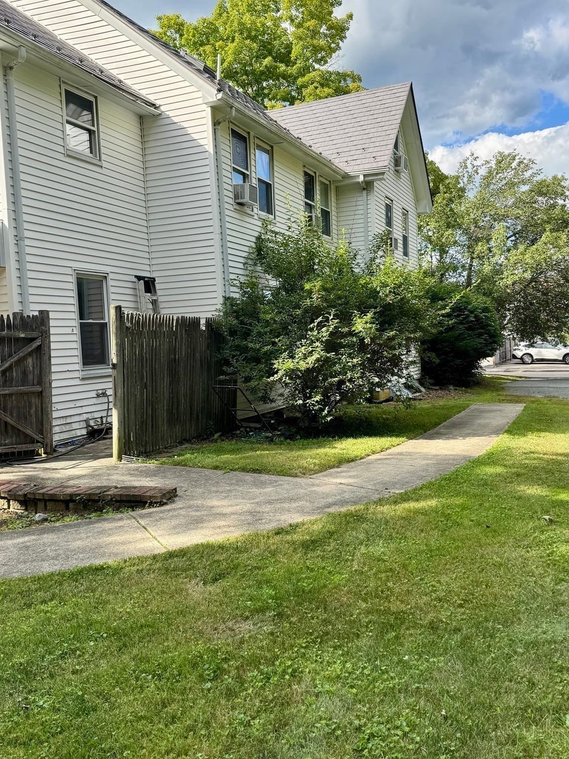 Single Family Residence at 33 E Chestnut St, Sharon MA 02067, Sharon, photo 4 of 14