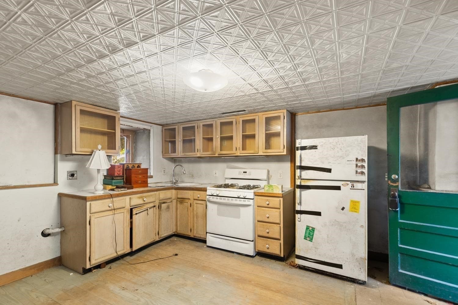 Single Family Residence at 29 Beachview Terrace, Malden MA 02148, Malden, photo 6 of 21