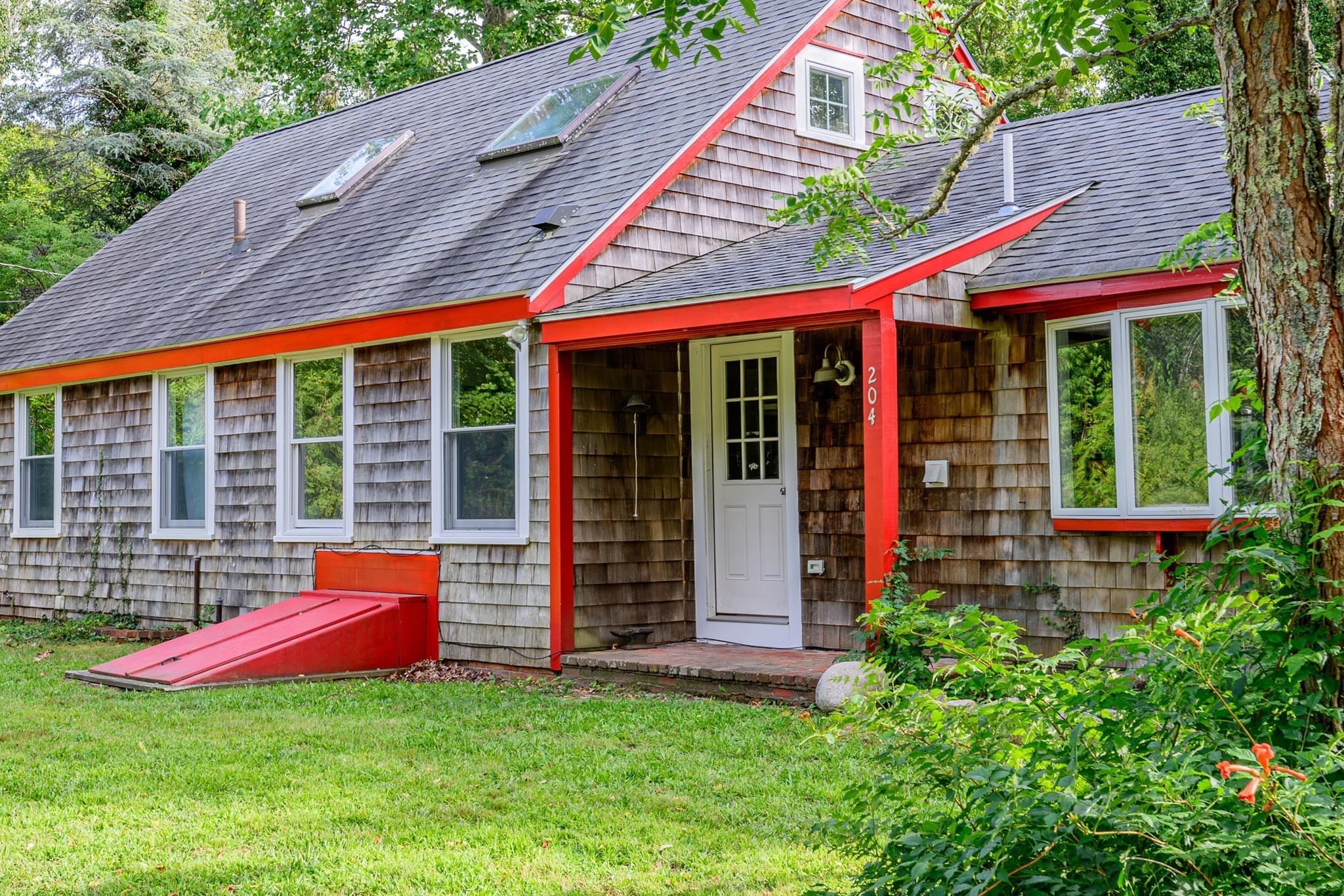 Single Family Residence at 204 Waquoit Hwy, Falmouth MA 02536, Falmouth, photo 3 of 34