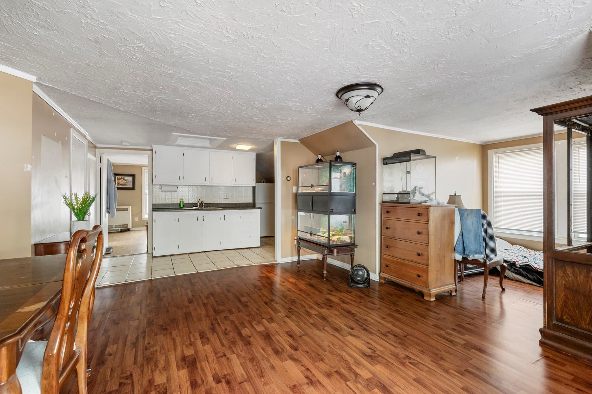5-9 Family at 381 Pine St, Fall River MA 02720, Fall River, photo 27 of 41
