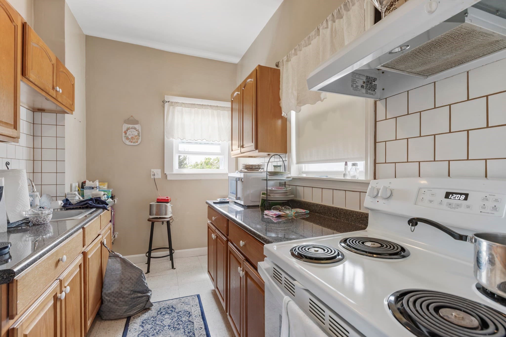 5-9 Family at 381 Pine St, Fall River MA 02720, Fall River, photo 25 of 41