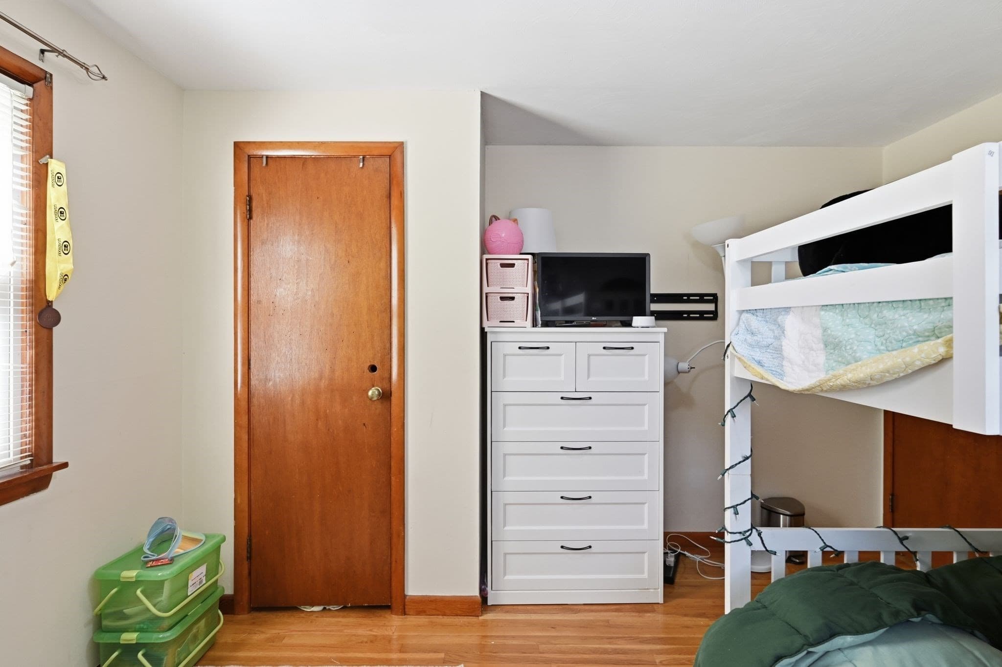 Single Family Residence at 42 N Brook Rd, Springfield MA 01119, Springfield, photo 31 of 35