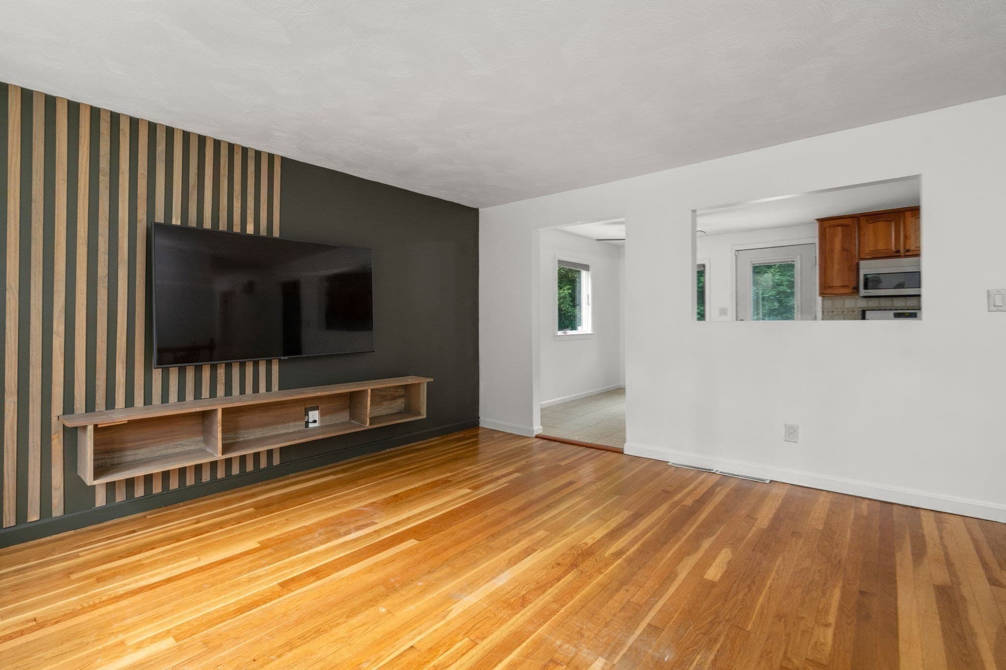 Single Family Residence at 22 Allen Road, Billerica MA 01821, photo 5 of 29
