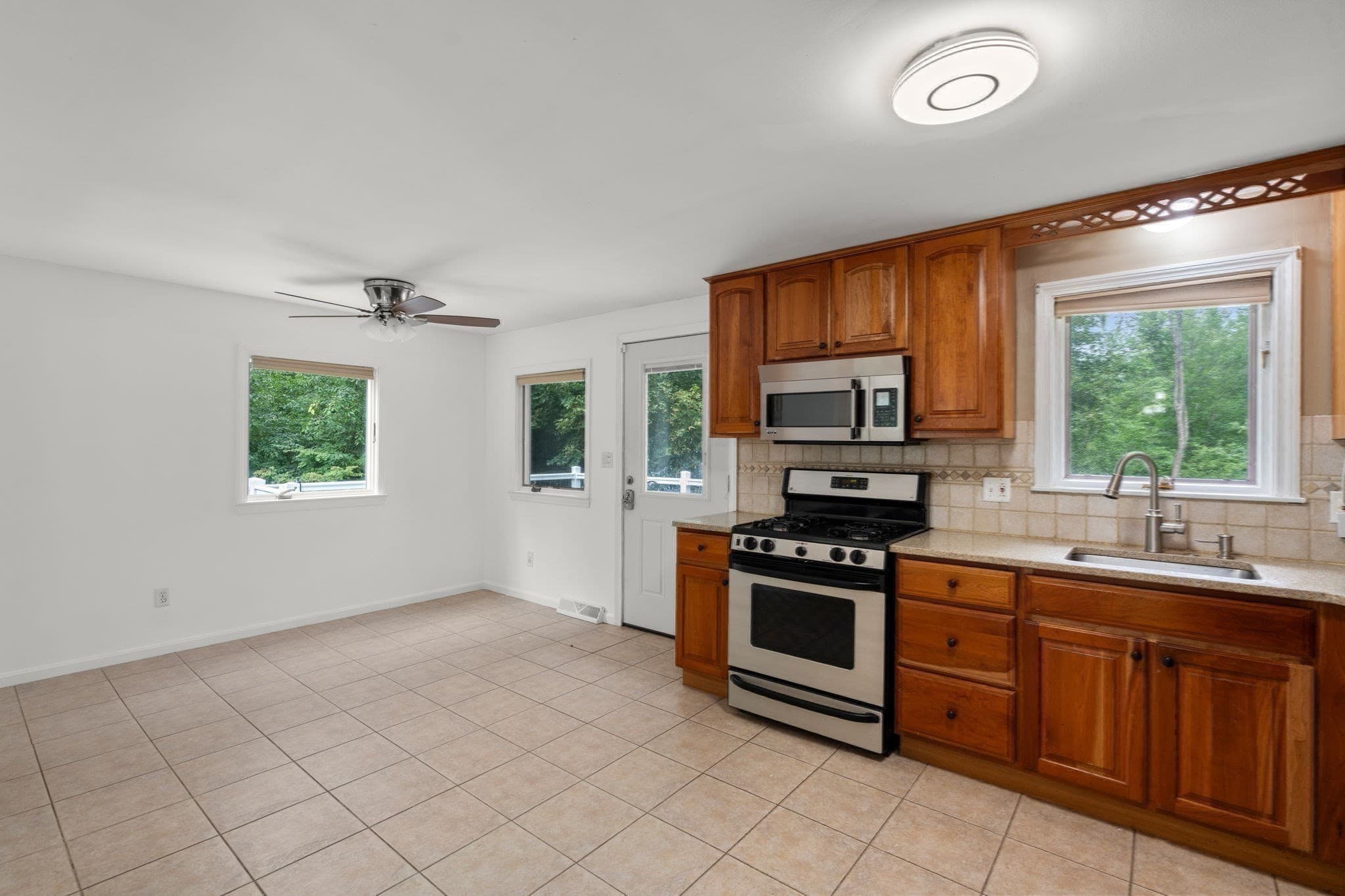 Single Family Residence at 22 Allen Road, Billerica MA 01821, photo 11 of 29