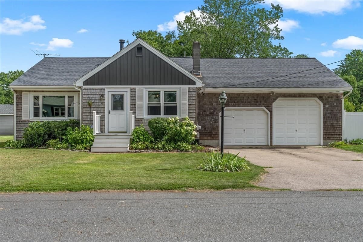 20 Mayflower Road, Norton MA 02766