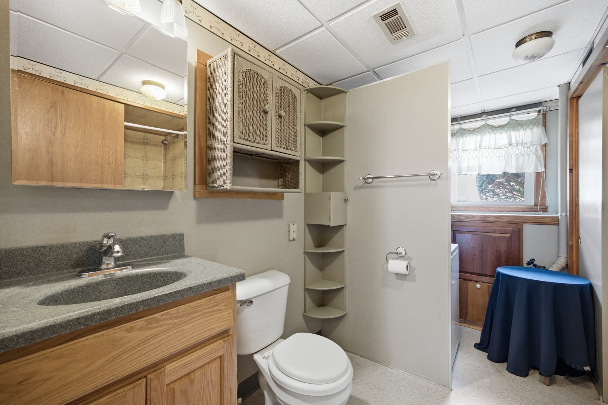 Single Family Residence at 410 Crescent St, East Bridgewater MA 02333, East Bridgewater, photo 10 of 37