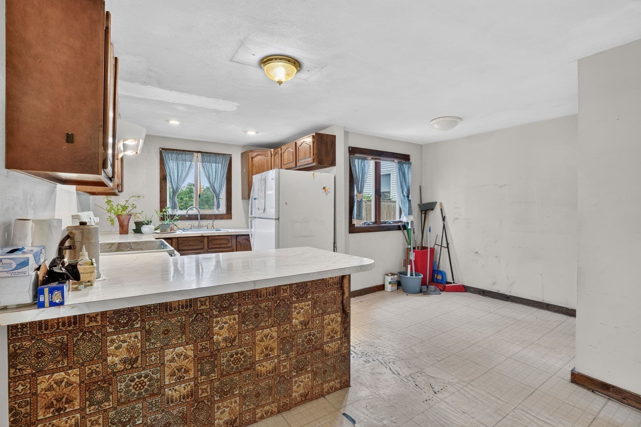 Single Family Residence at 21 Sachem St, Lynn MA 01902, Lynn, photo 6 of 17