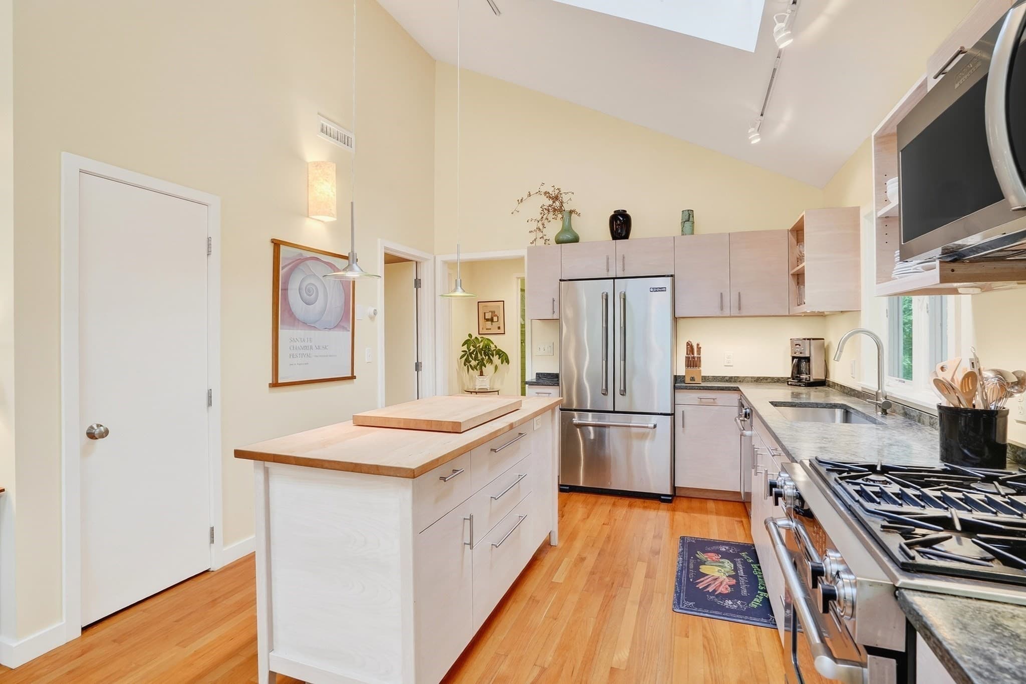 Single Family Residence at 18 Sylvan Avenue, Tisbury MA 02568, photo 17 of 41