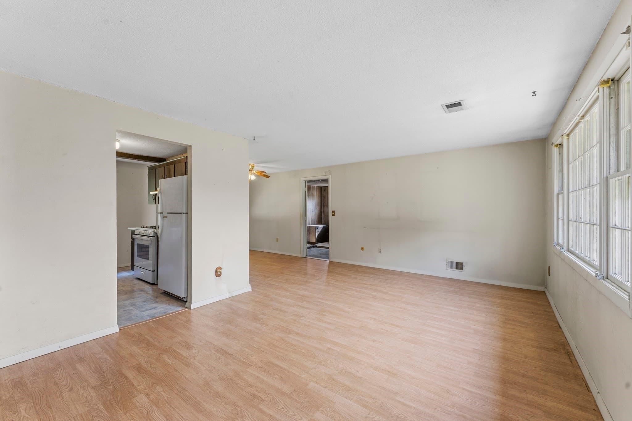 Single Family Residence at 9 Lynnwood Ave, Swansea MA 02777, Swansea, photo 6 of 34