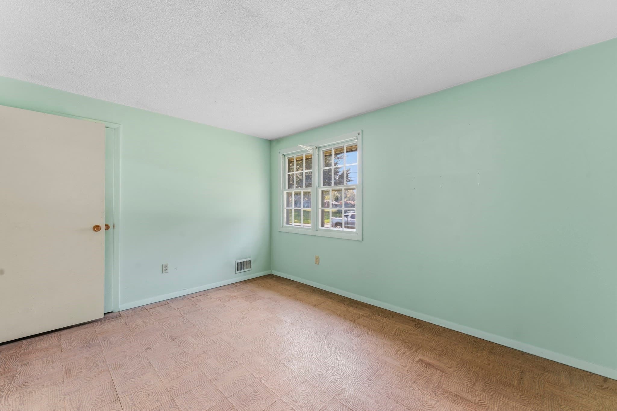 Single Family Residence at 9 Lynnwood Ave, Swansea MA 02777, Swansea, photo 16 of 34