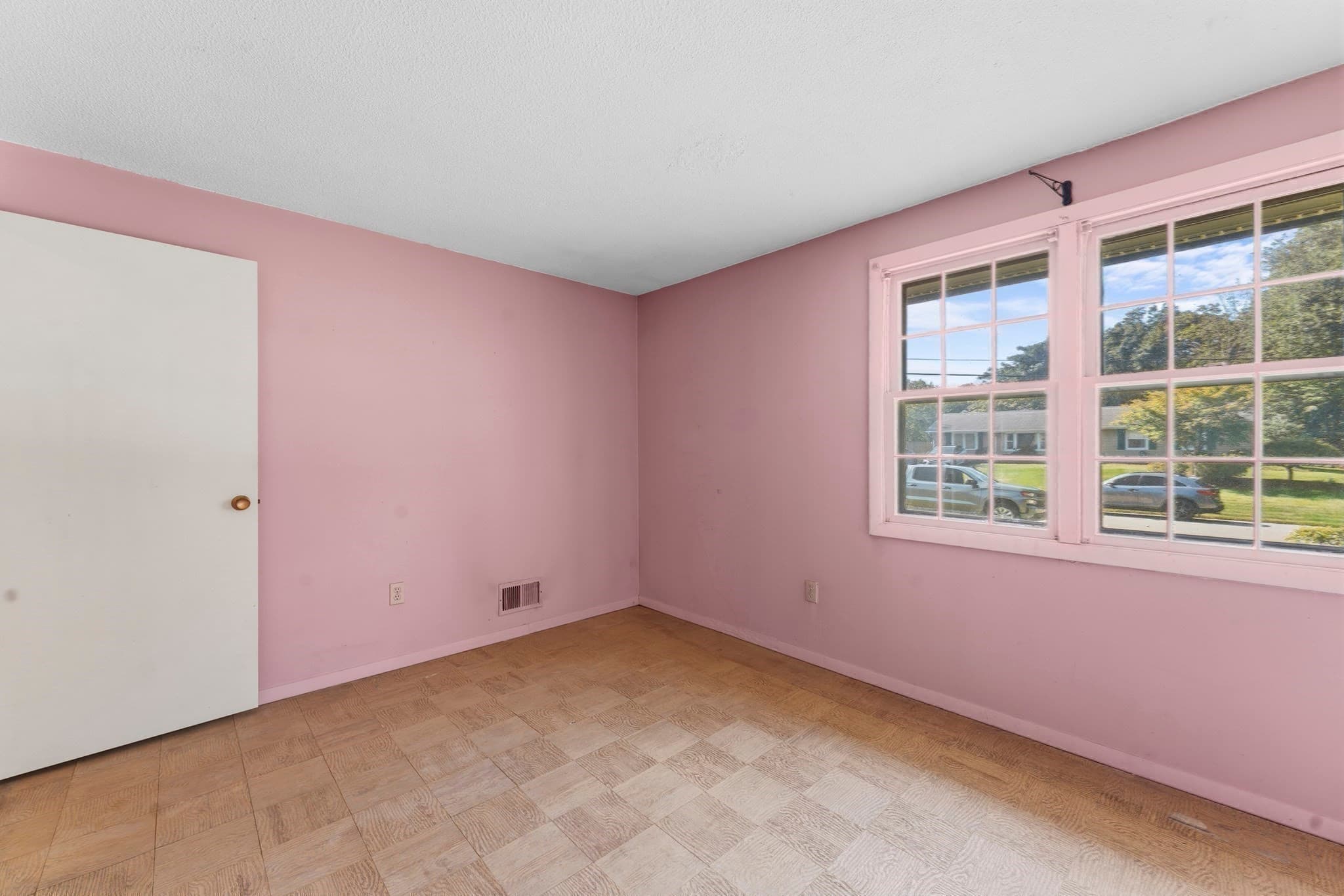 Single Family Residence at 9 Lynnwood Ave, Swansea MA 02777, Swansea, photo 22 of 34