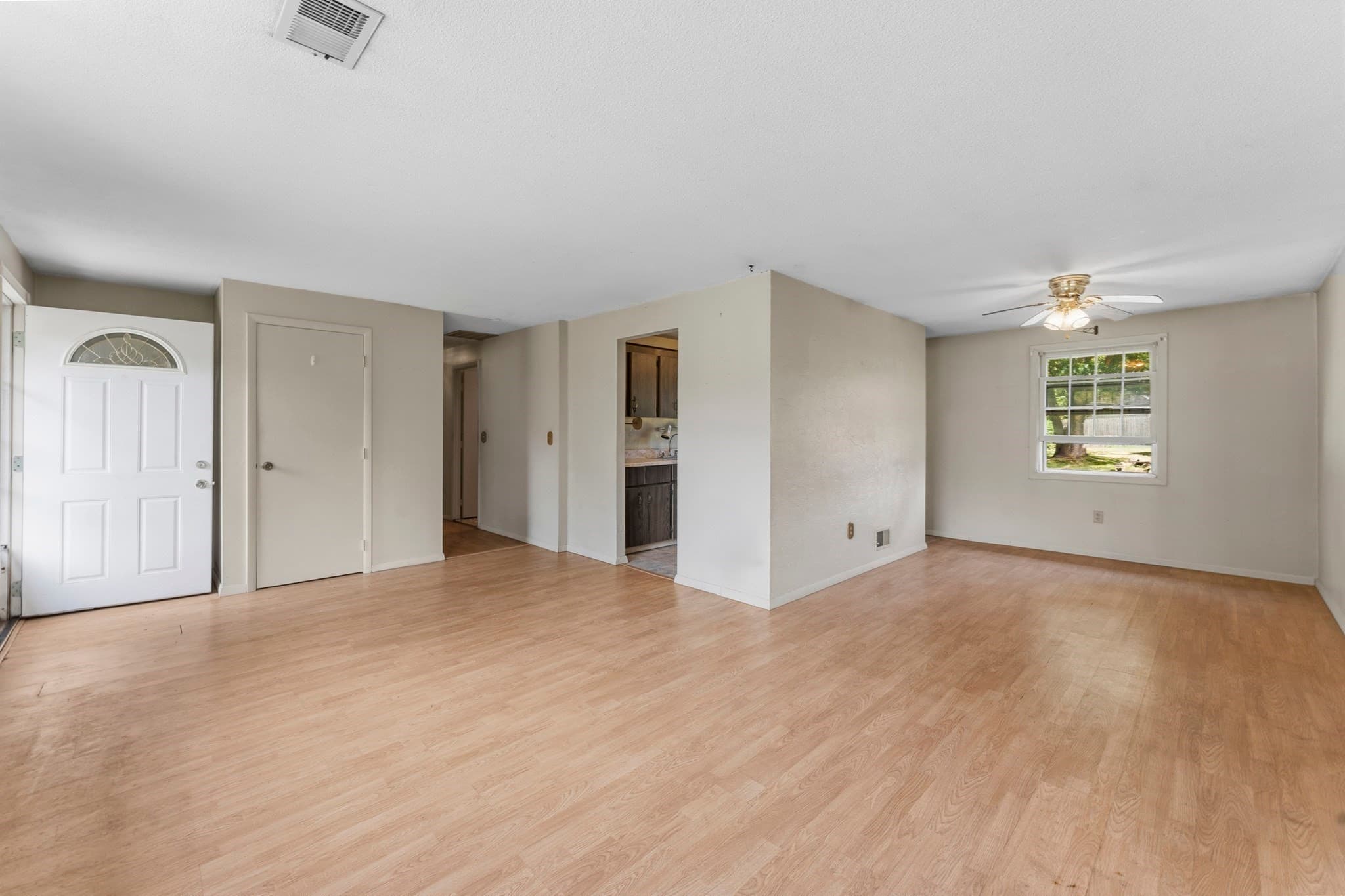 Single Family Residence at 9 Lynnwood Ave, Swansea MA 02777, Swansea, photo 5 of 34