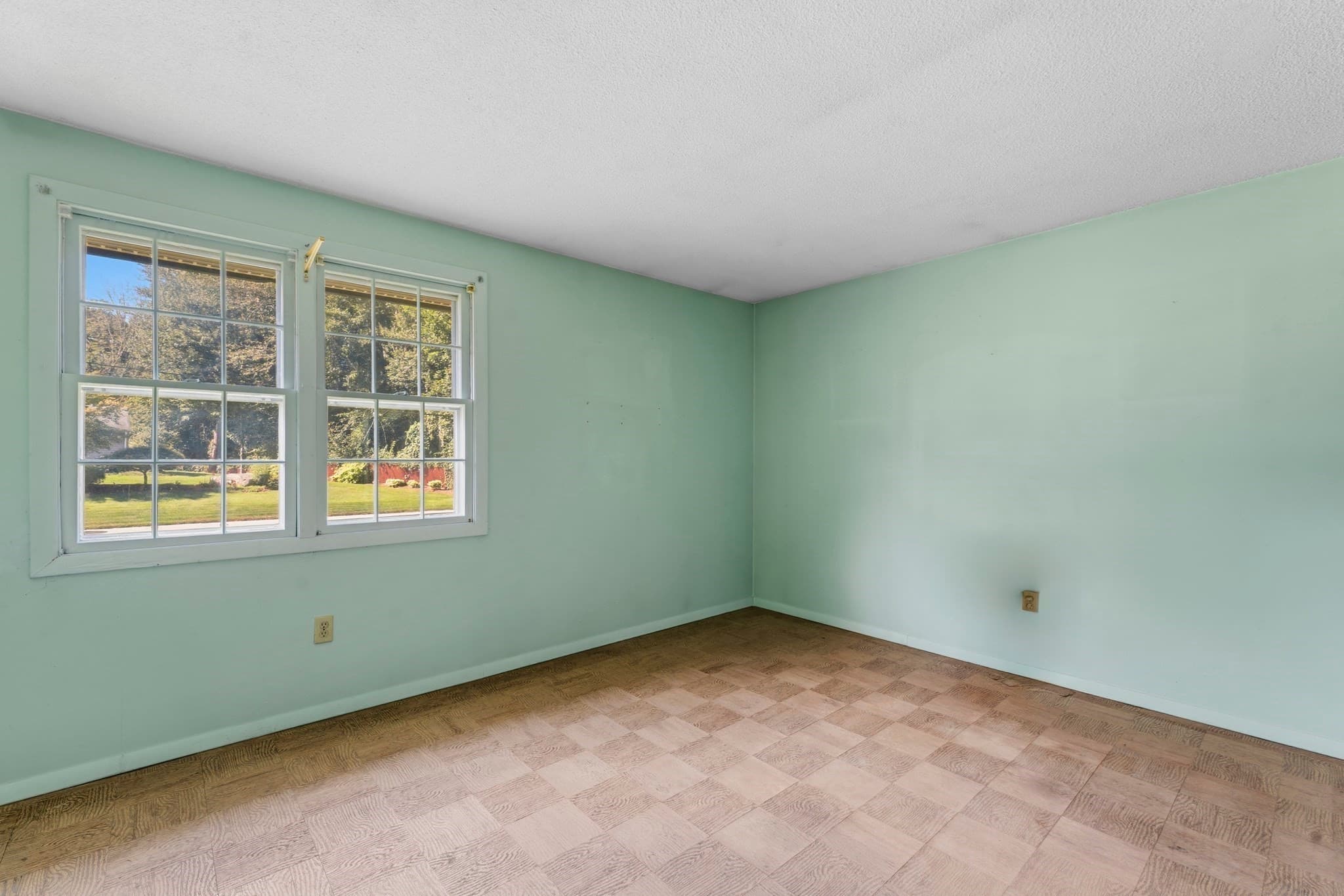 Single Family Residence at 9 Lynnwood Ave, Swansea MA 02777, Swansea, photo 18 of 34