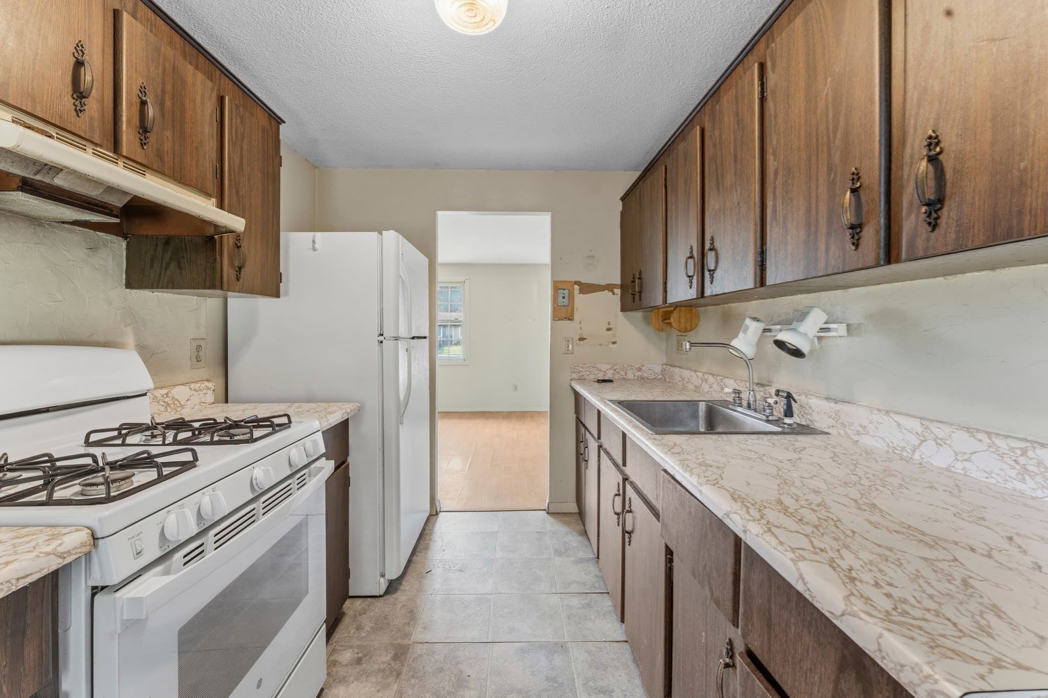 Single Family Residence at 9 Lynnwood Ave, Swansea MA 02777, Swansea, photo 11 of 34
