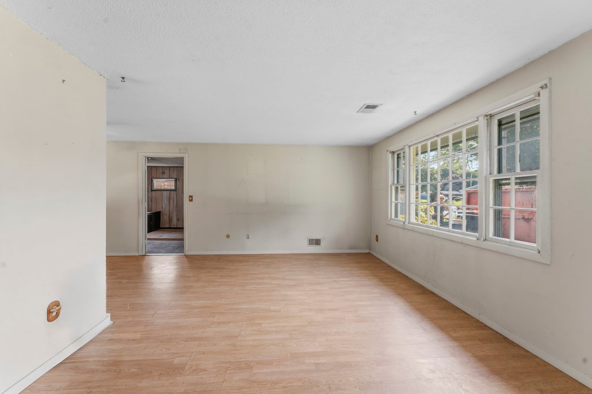 Single Family Residence at 9 Lynnwood Ave, Swansea MA 02777, Swansea, photo 4 of 34