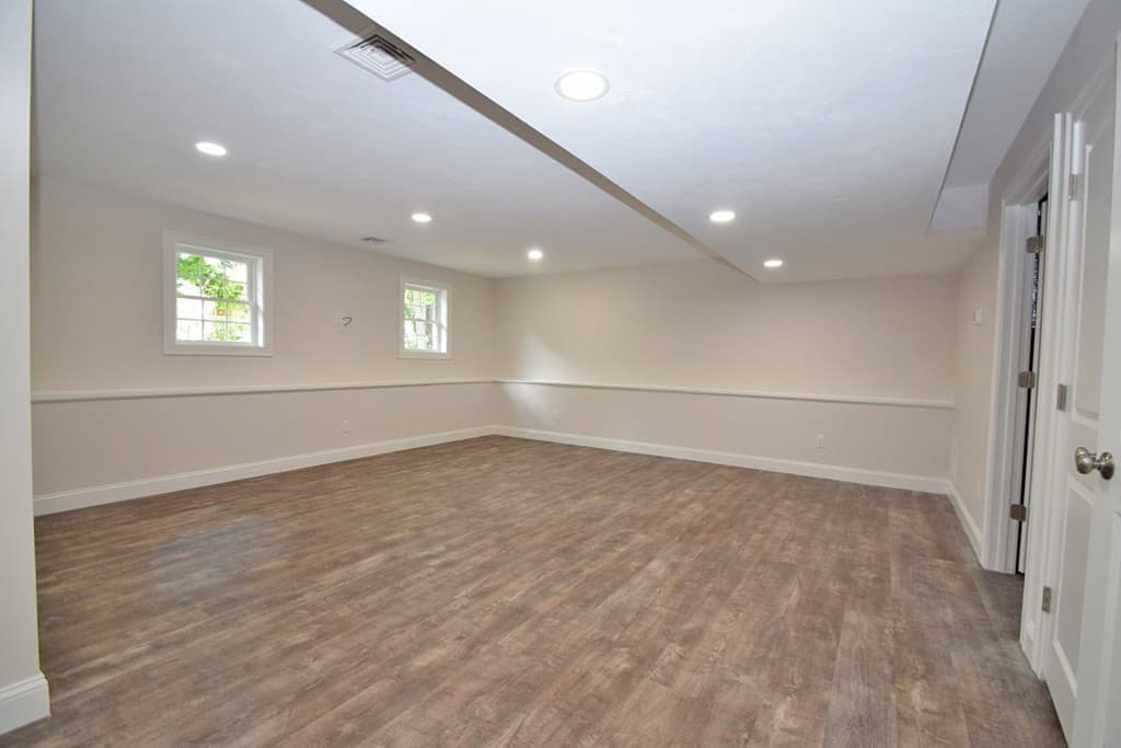 Single Family Residence at 2 Clarendon Circle Lot 7, Holbrook MA 02343, Holbrook, photo 18 of 25
