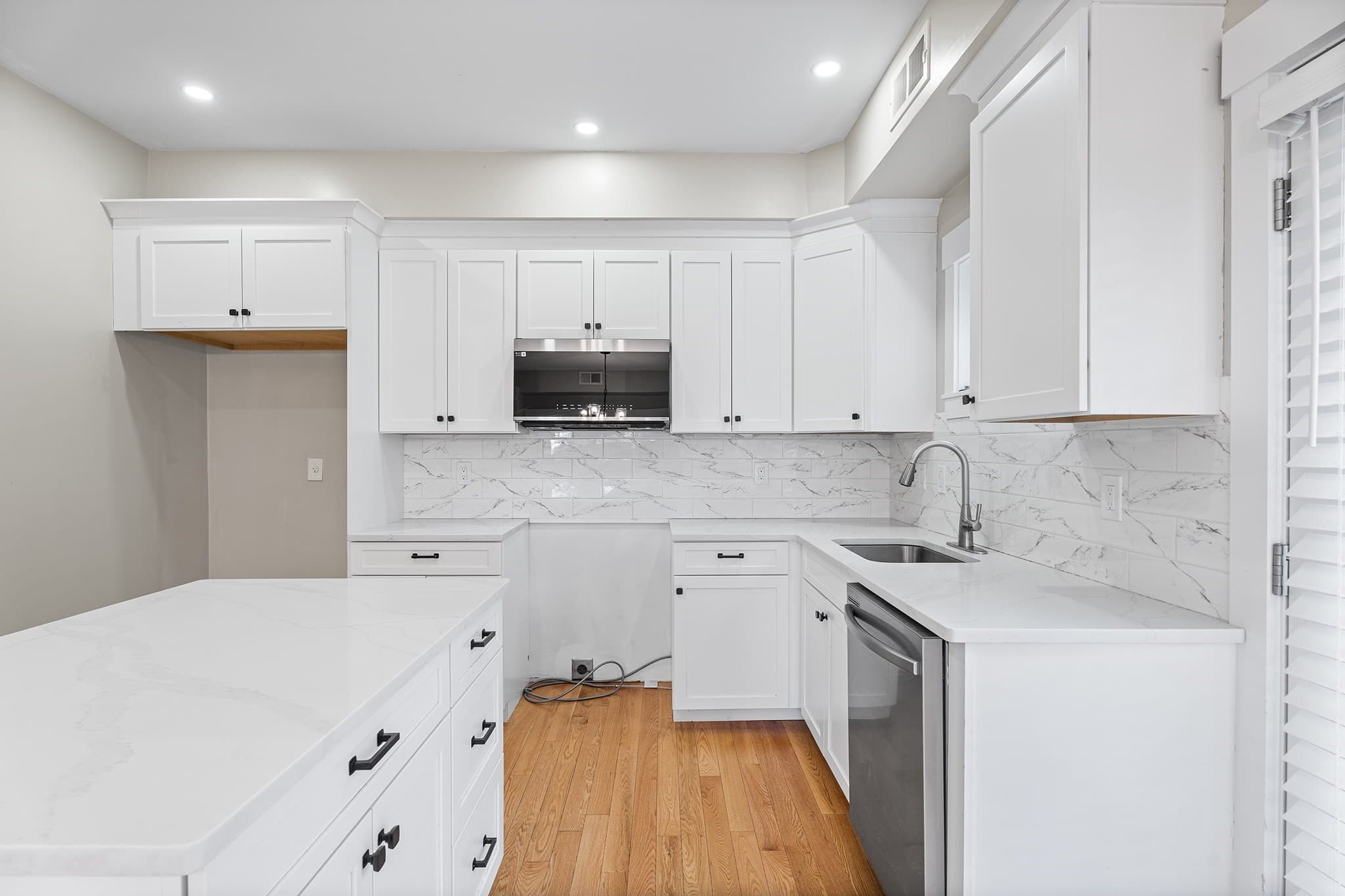 Single Family Residence at 30 Valmor St, Worcester MA 01604, Worcester, photo 6 of 35