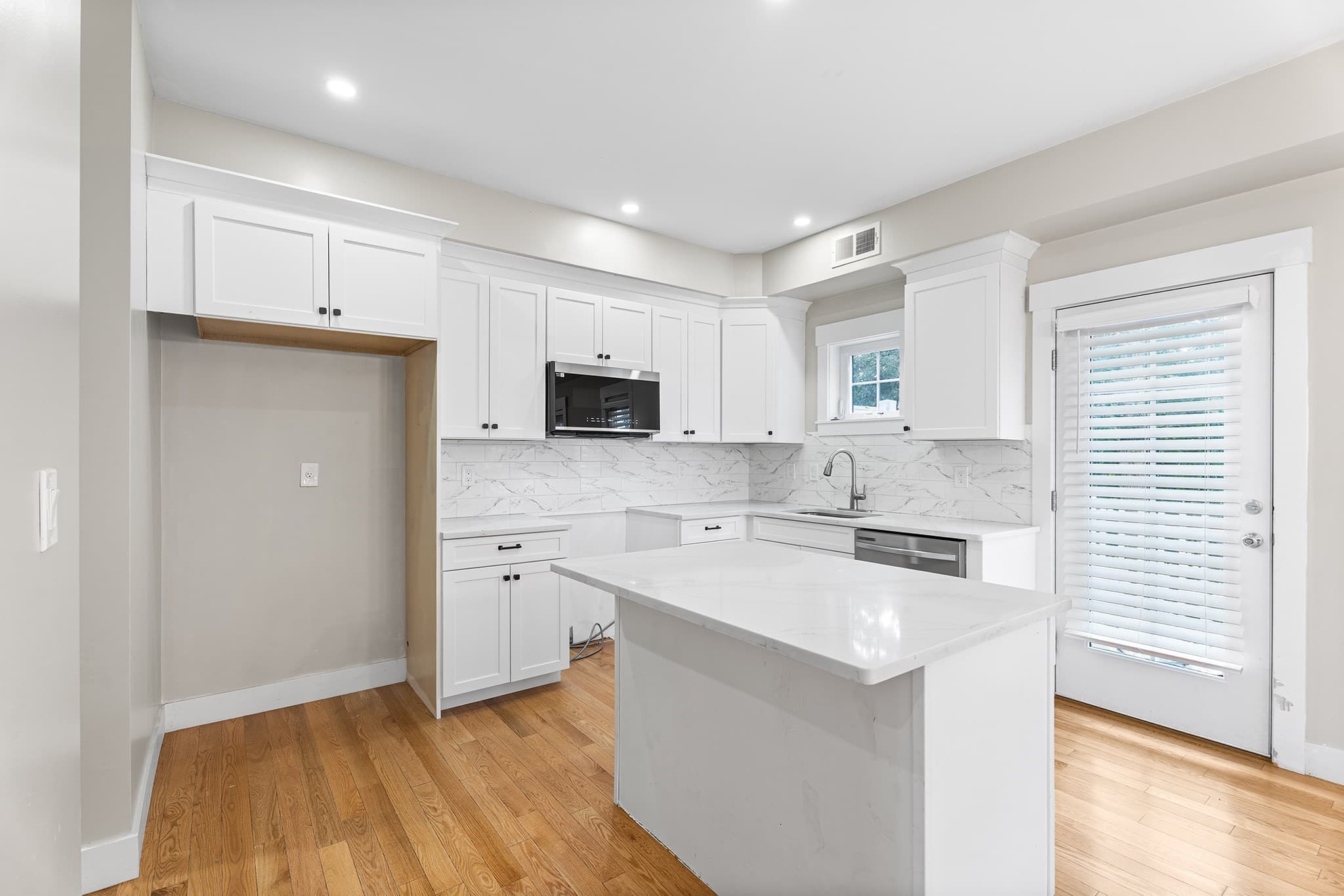Single Family Residence at 30 Valmor St, Worcester MA 01604, Worcester, photo 7 of 35